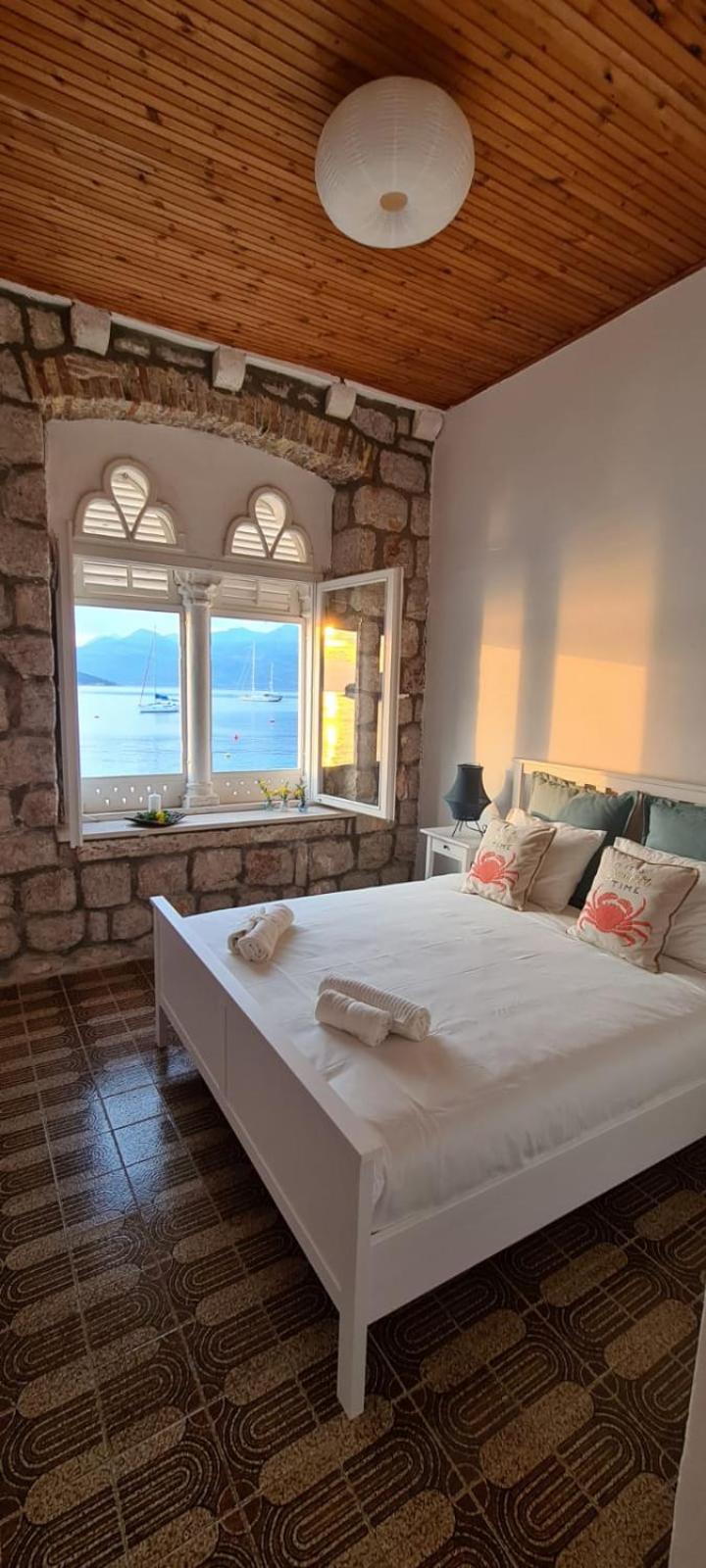 Beach front AmF Holiday Home