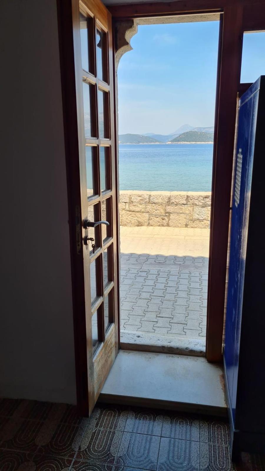 Beach front AmF Holiday Home