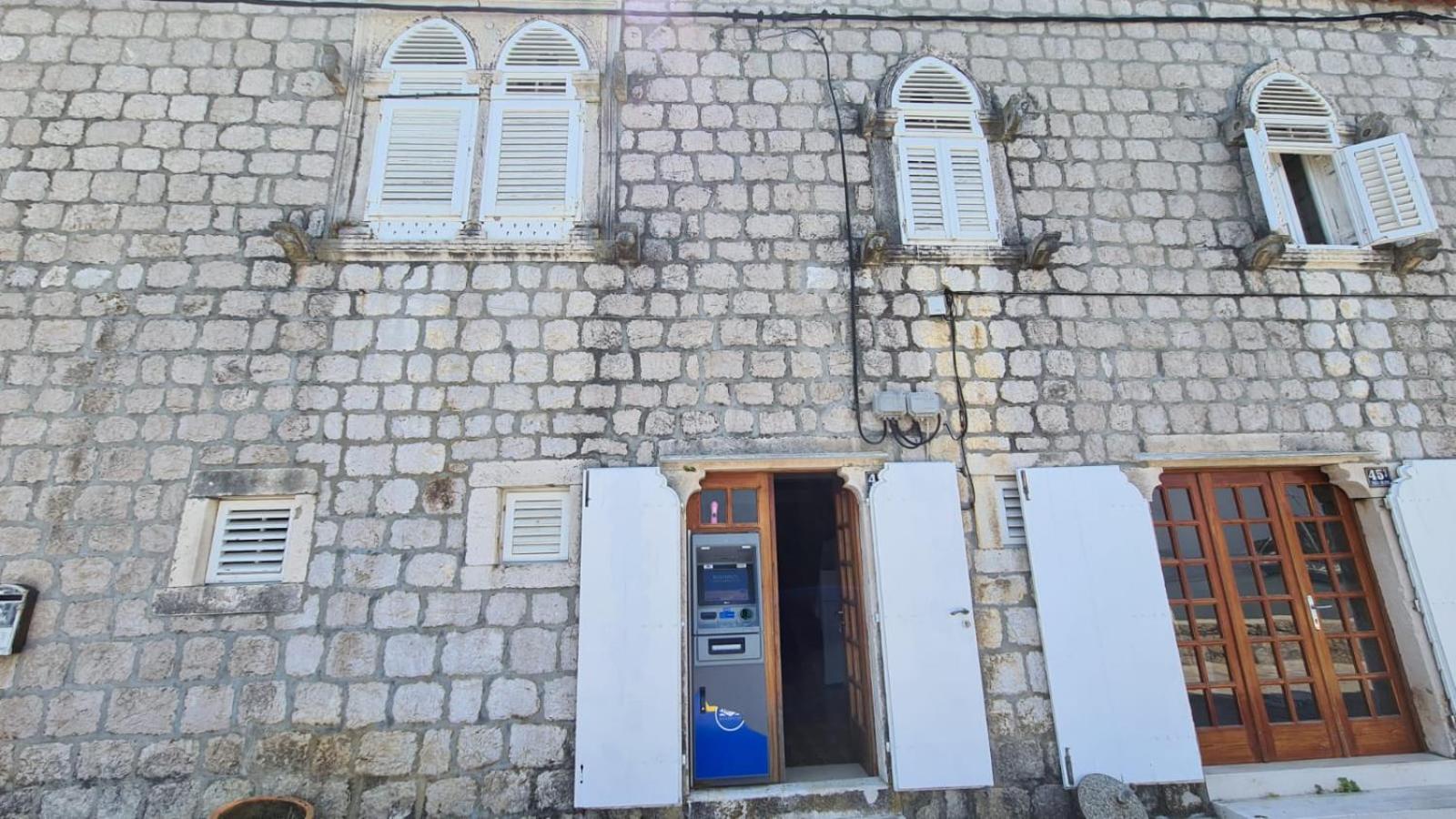Beach front AmF Holiday Home