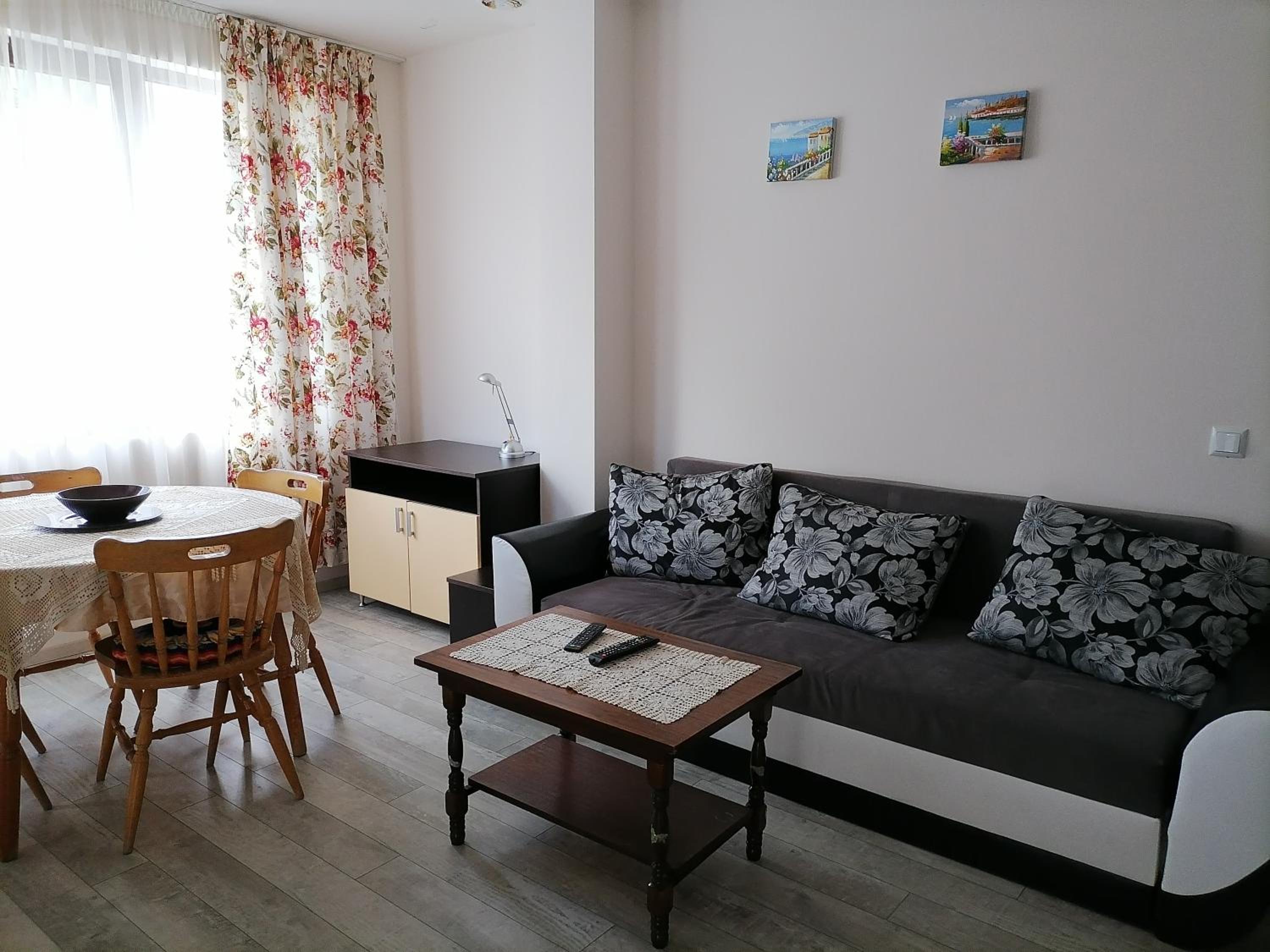 White Home Apartment