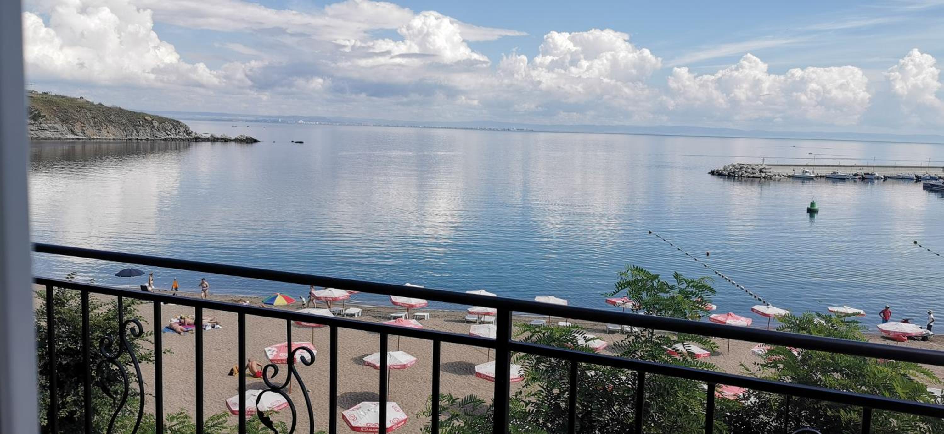 Villa Lazuren Bryag view 2