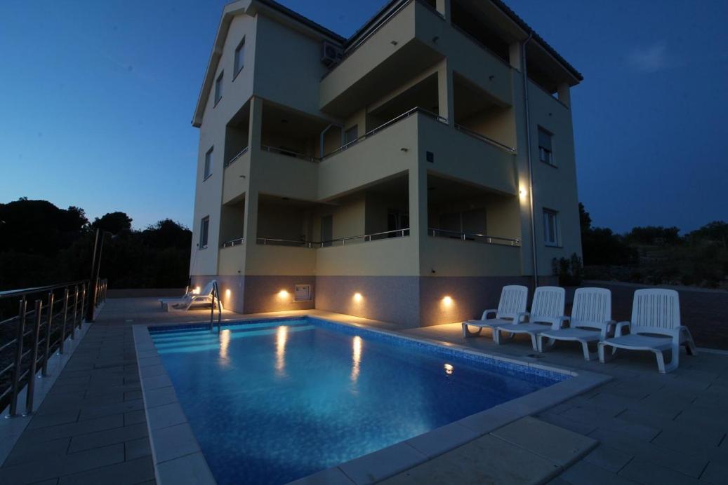 Apartmani Nejašmić view 3