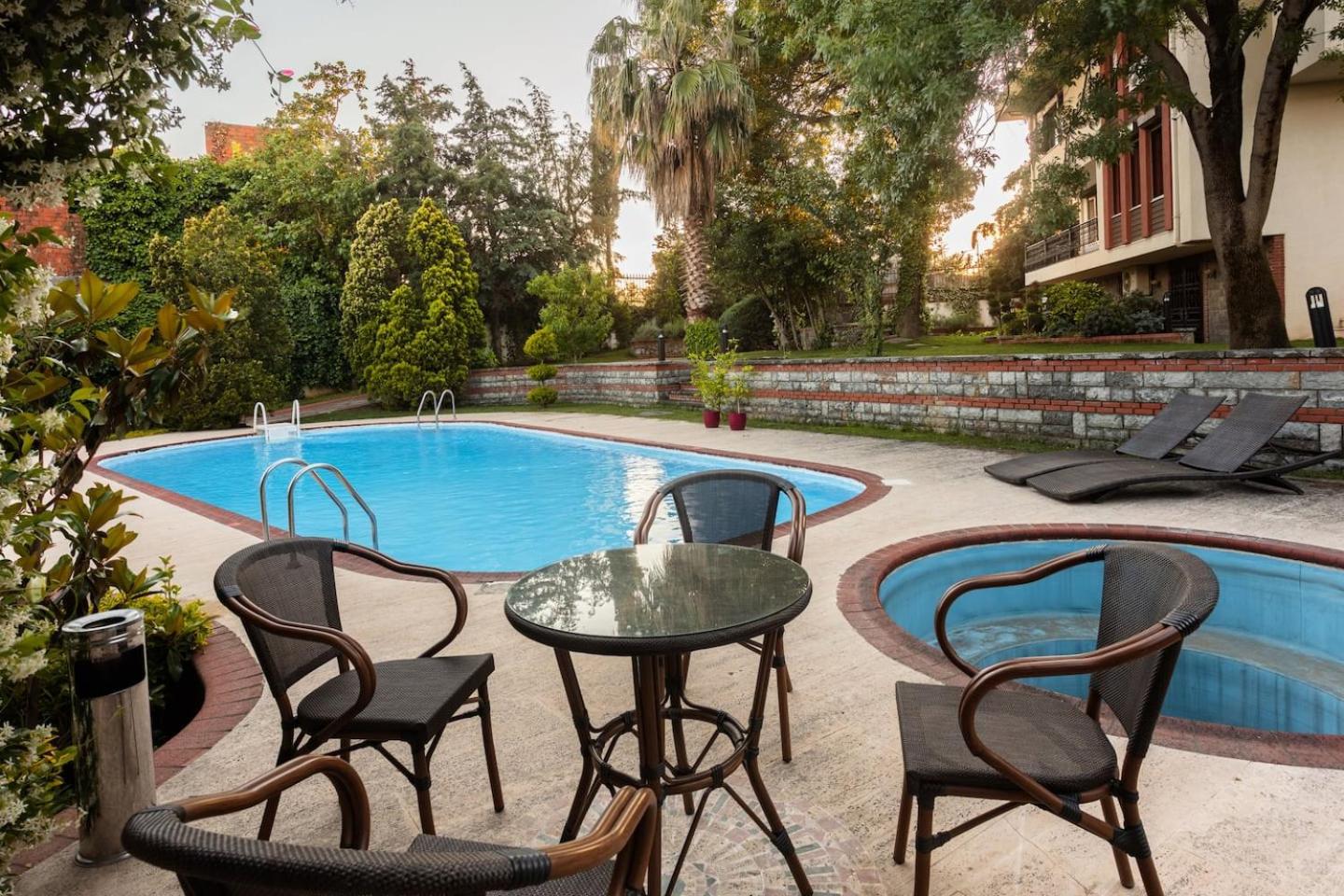 swimming pool