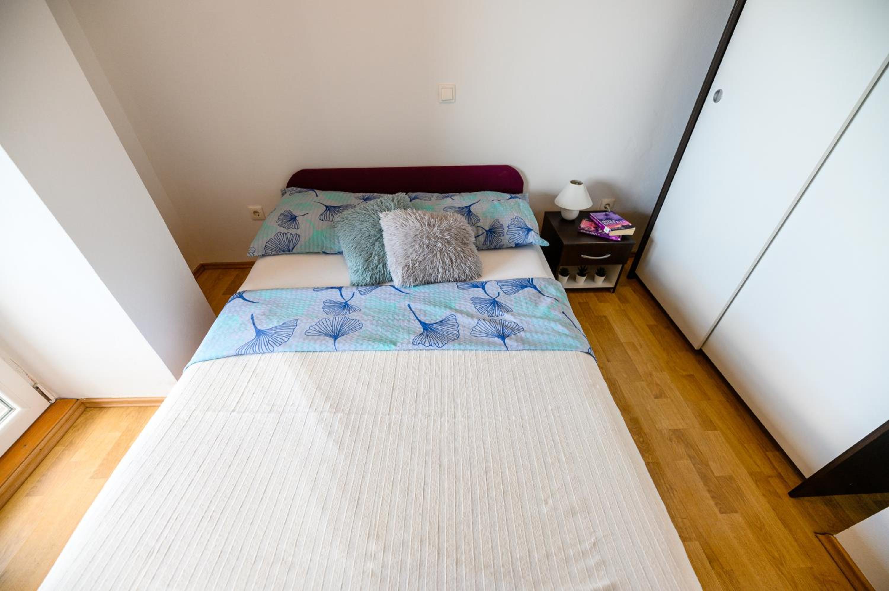 Photo 8