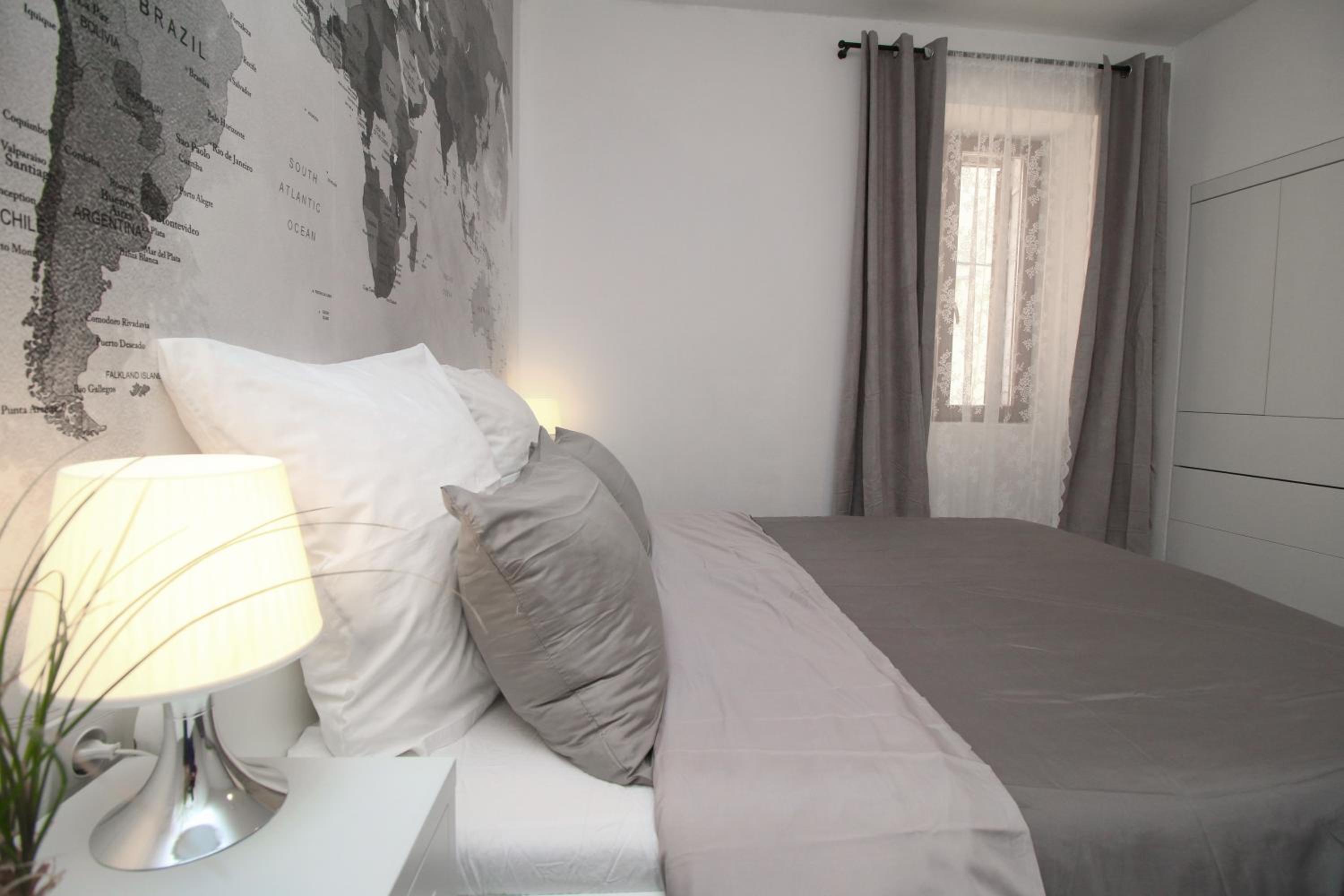 Carrera Corner Apartment view 4