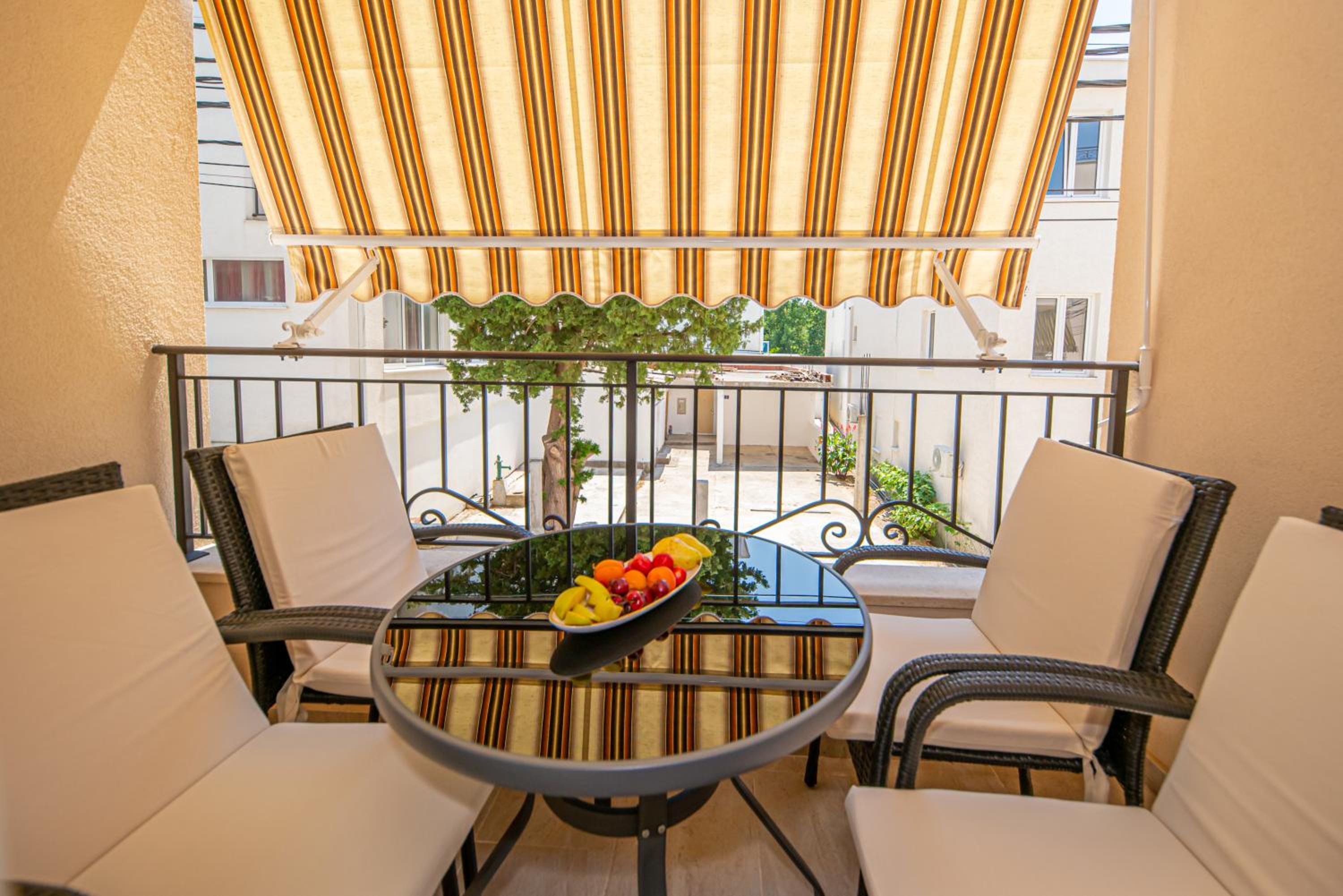 Kristal Apartmani view 2