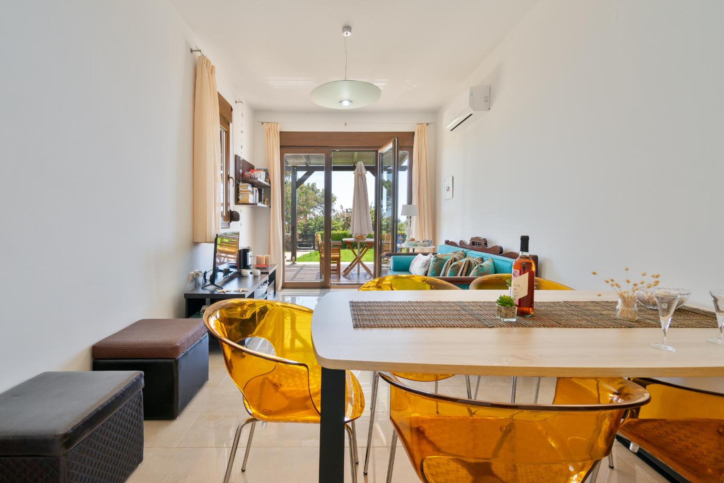 Smaragdi Beachfront Villa
