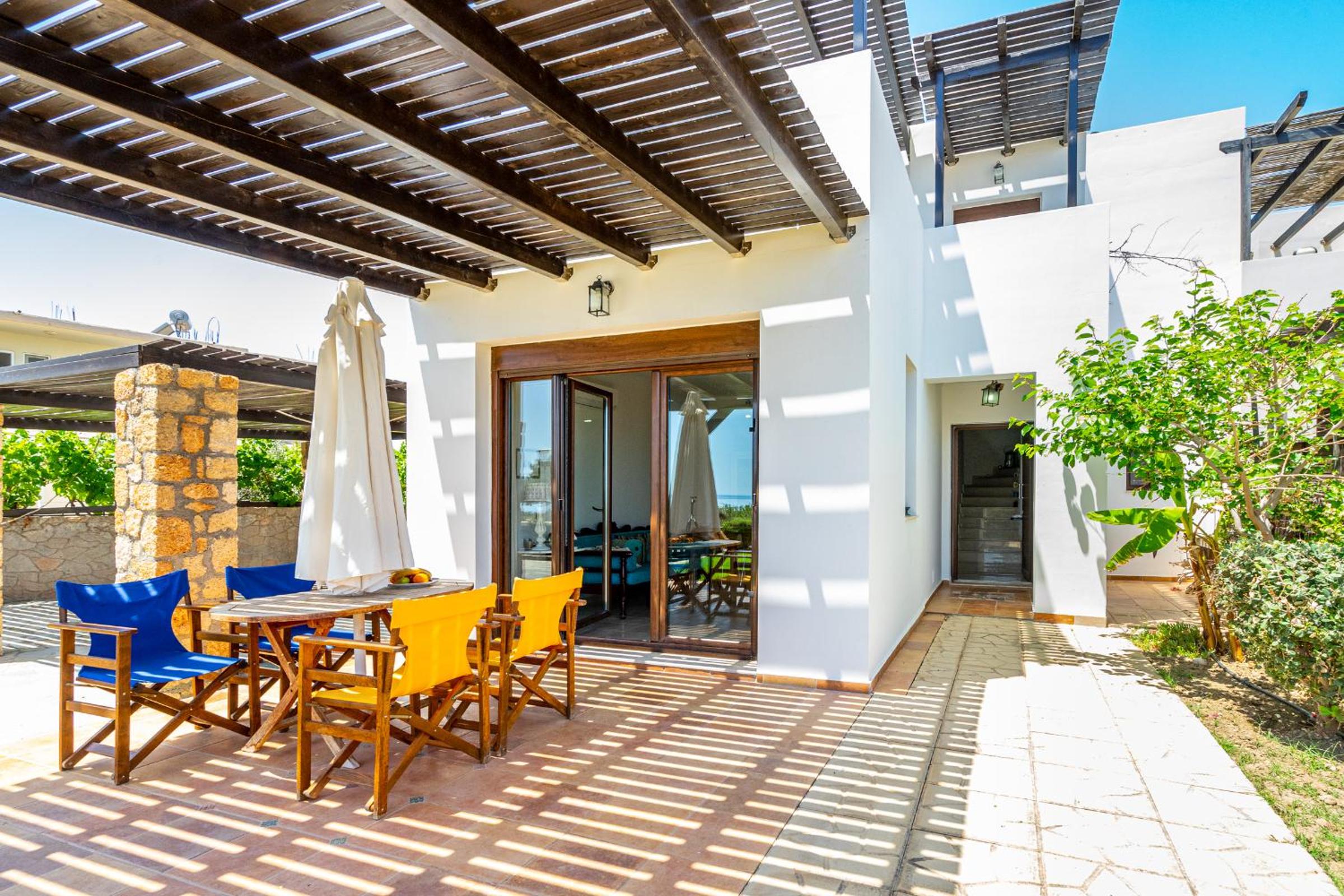 Smaragdi Beachfront Villa view 2