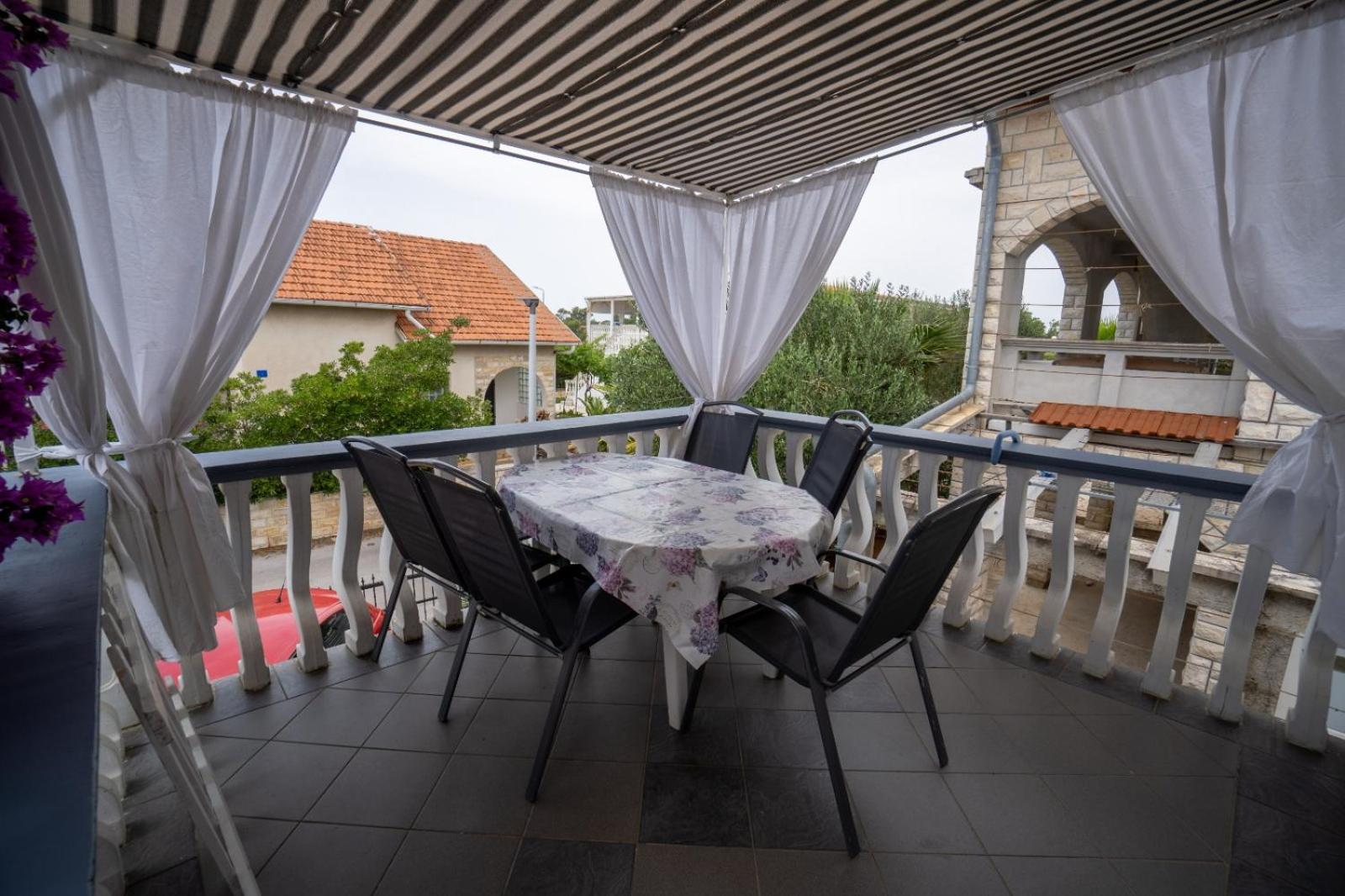 Apartman Mira