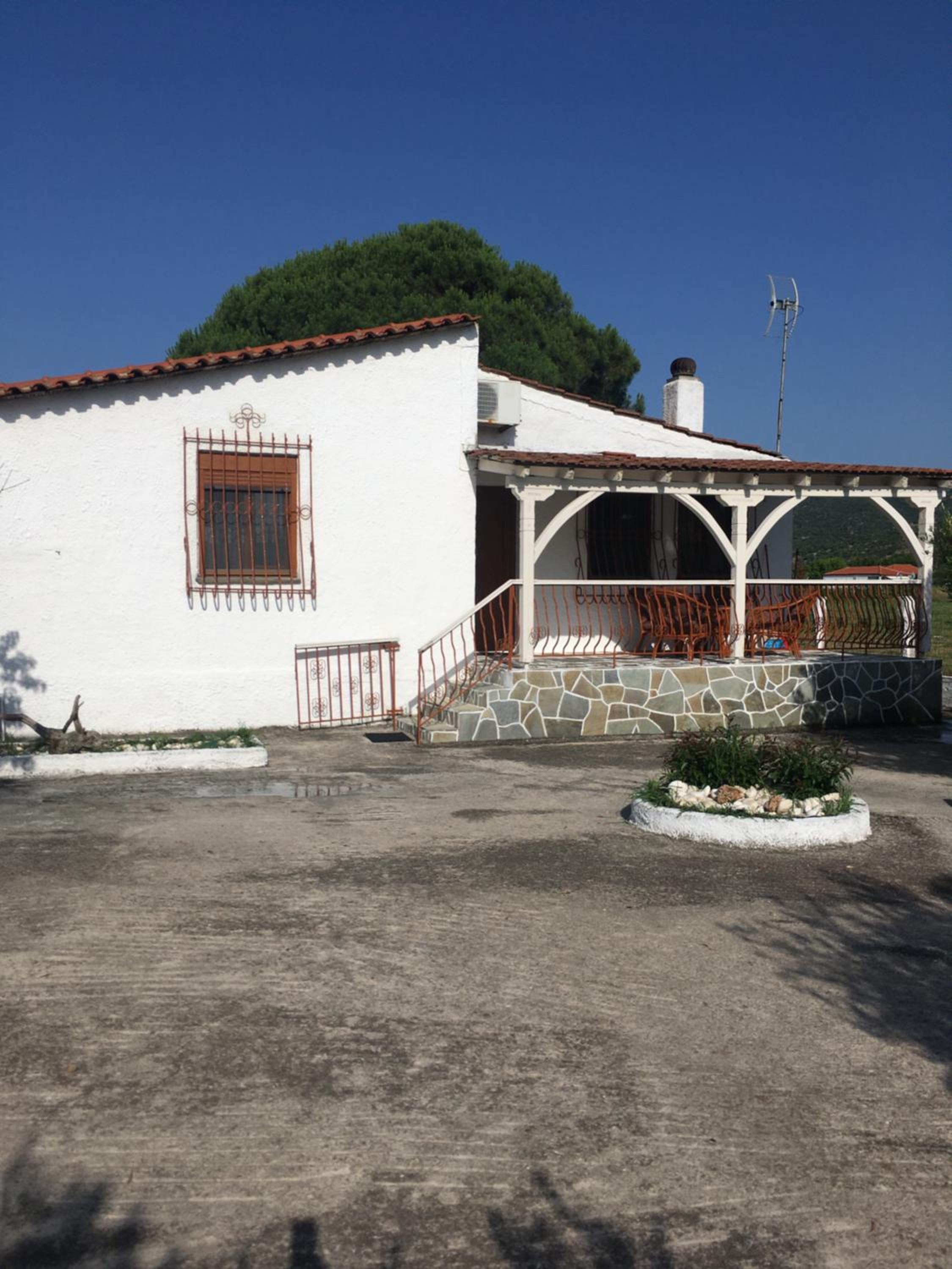 Andronikis House
