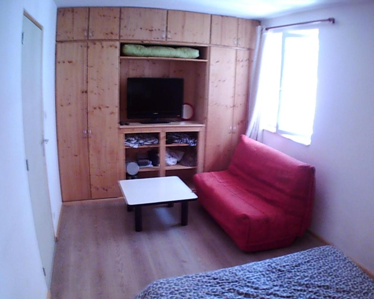 maison bleue view 2