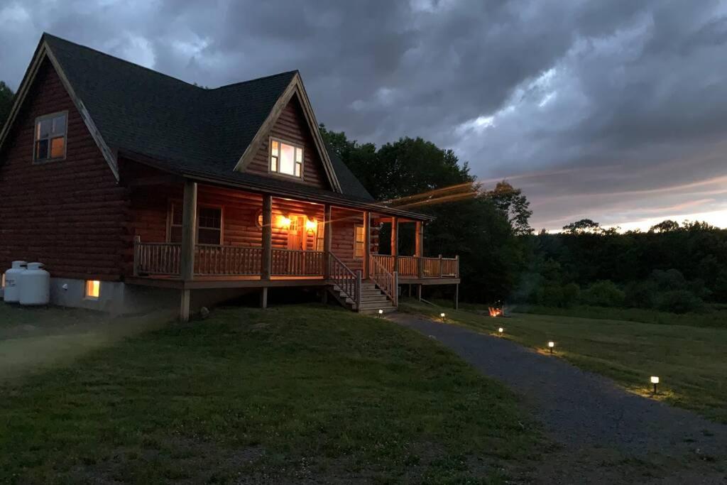 Spacious luxurious log cabin near Cooperstown NY view 5