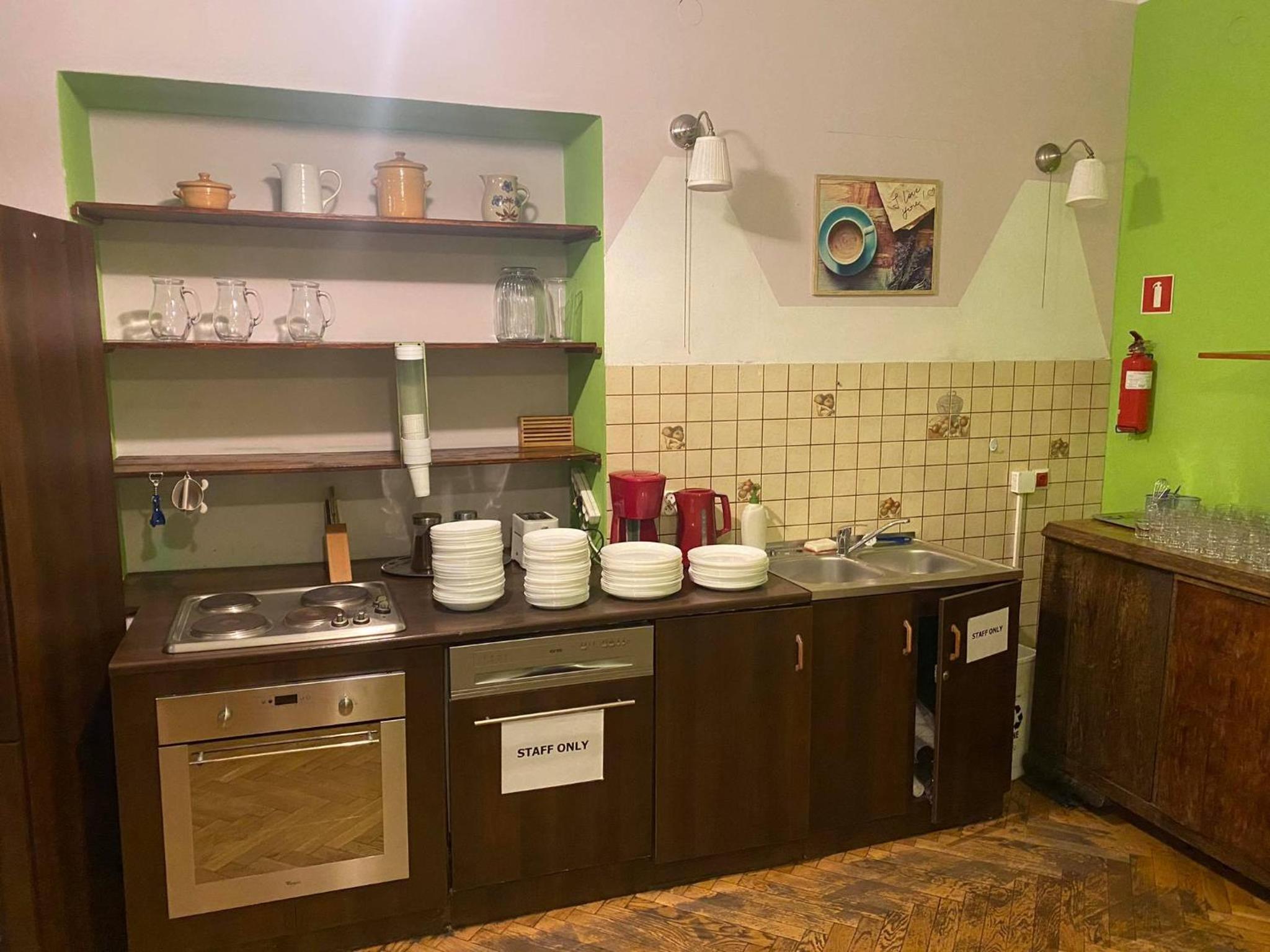 50 People Apartment