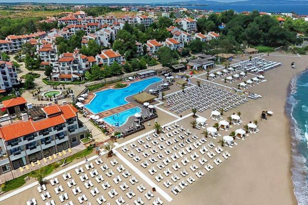 Apartment in the picturesque Oasis Resort & Spa view 2