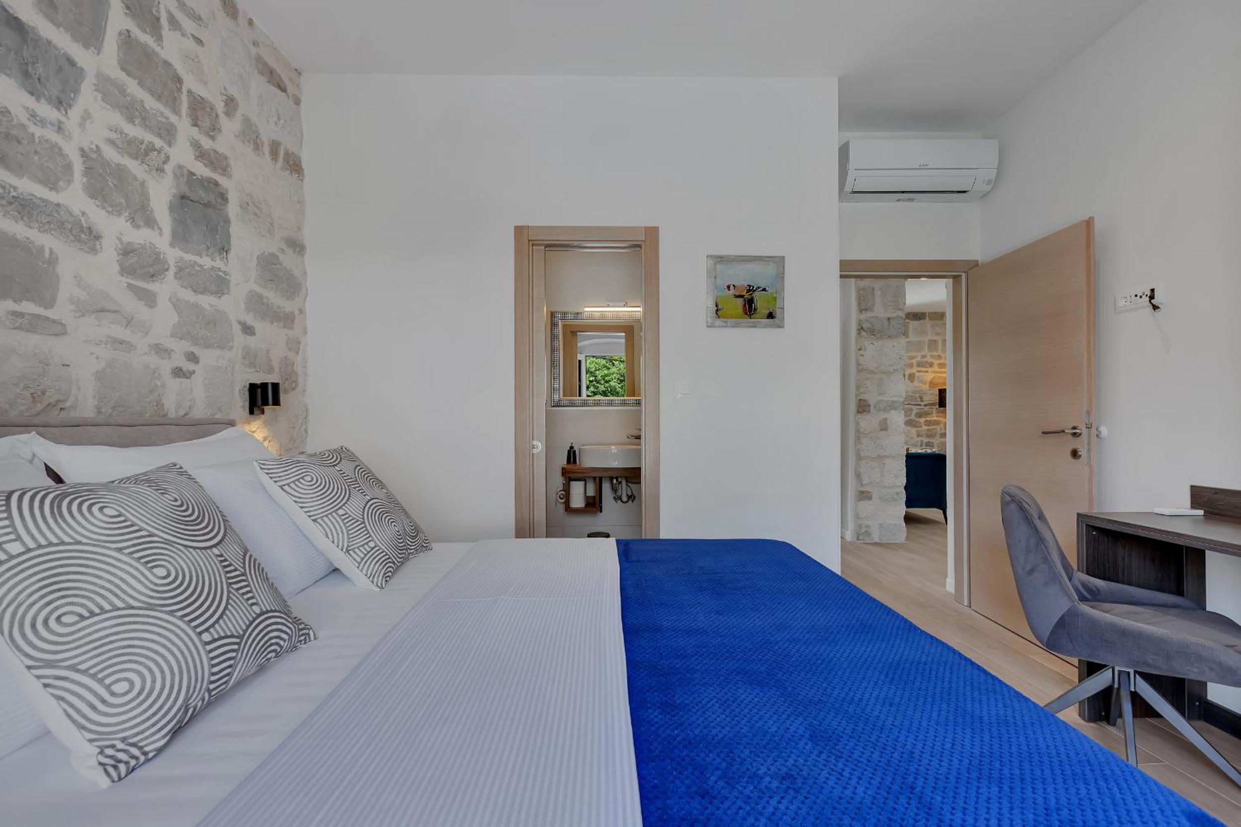 Marineta Suite view 5