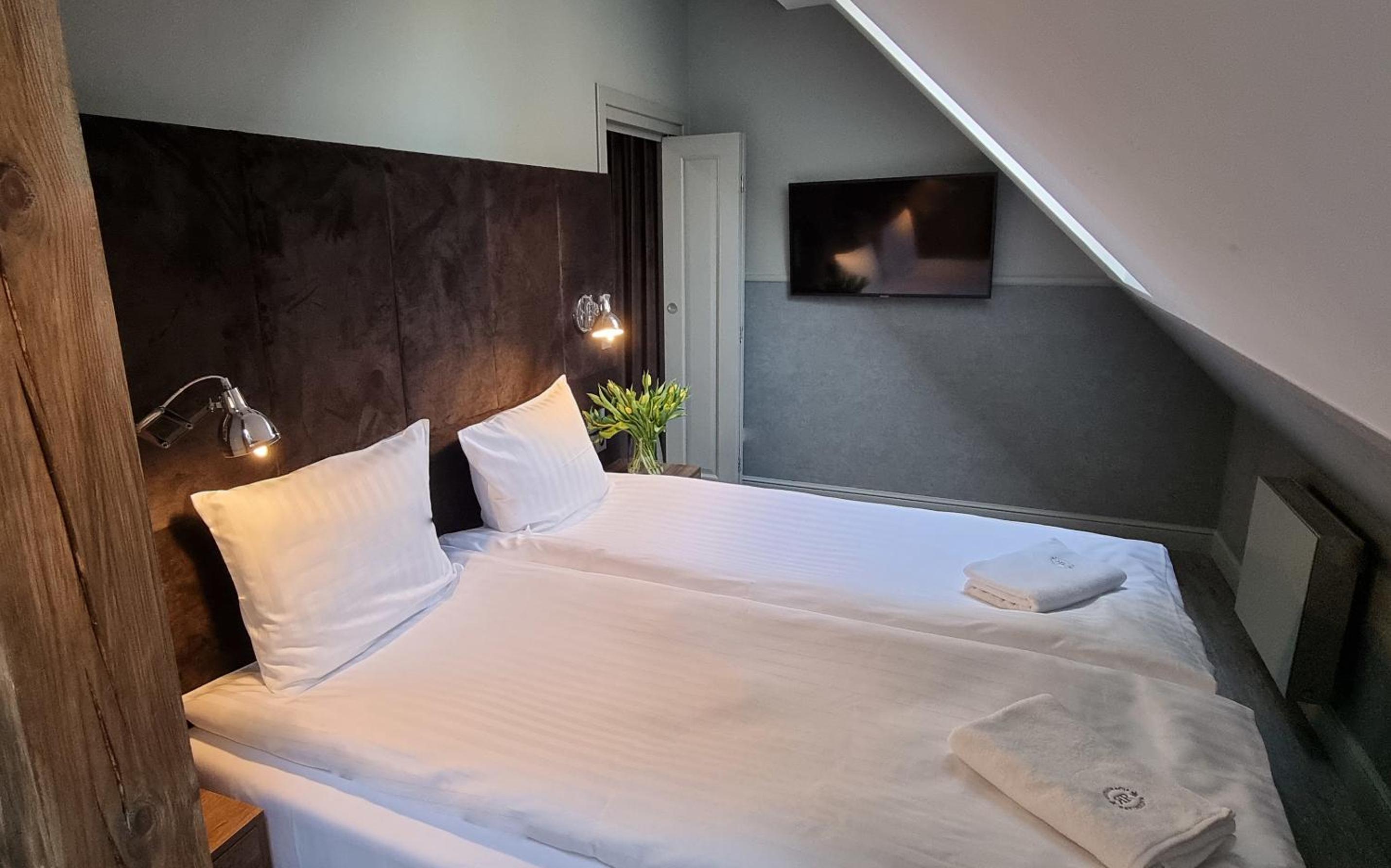 Stary Rynek PREMIUM Apartments & Restaurant RATUSZOVA AD 1954 Old Market Square view 4