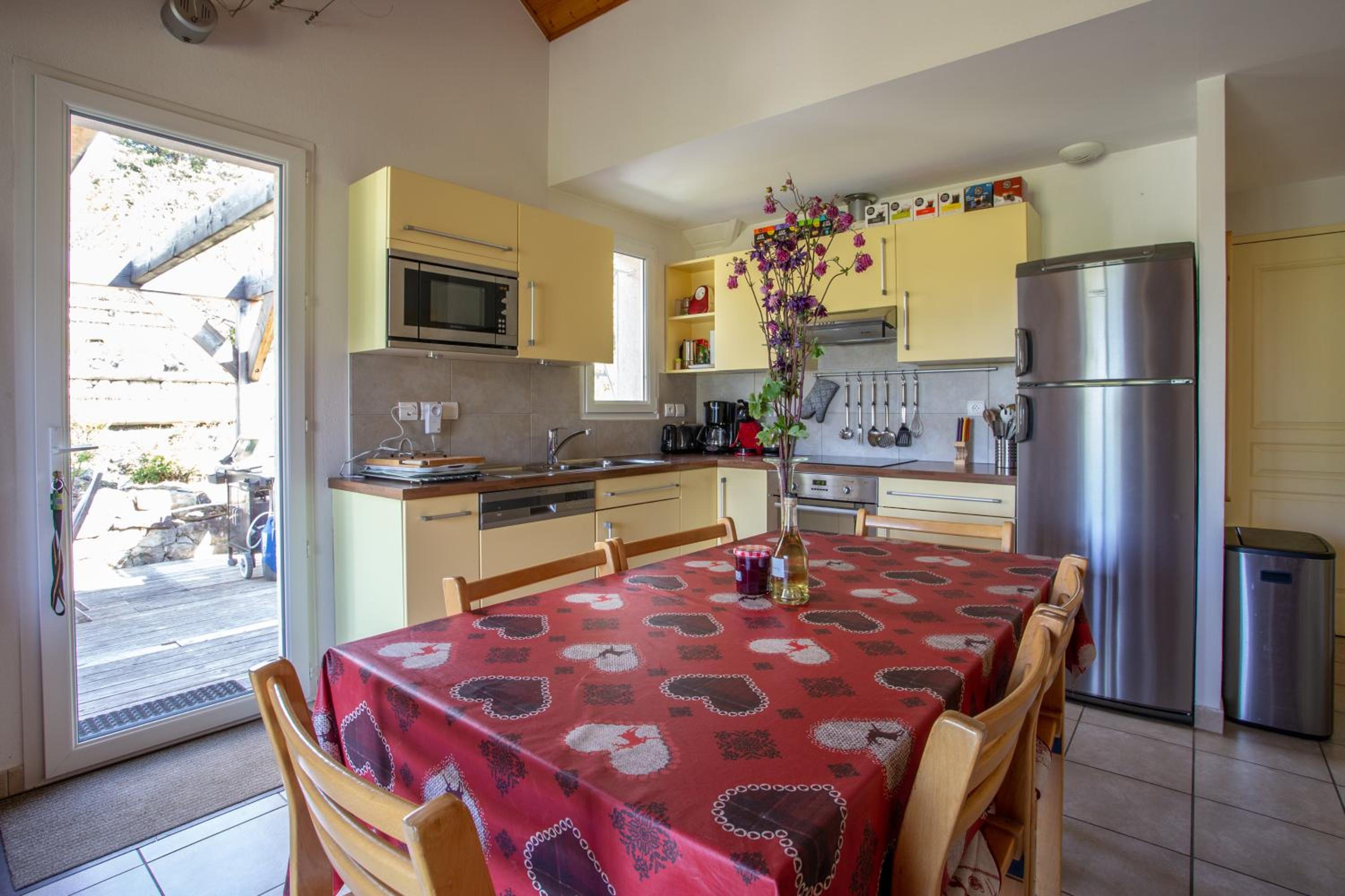 Exceptional view of the Serre-poncon lake, Embrun beach and mountains