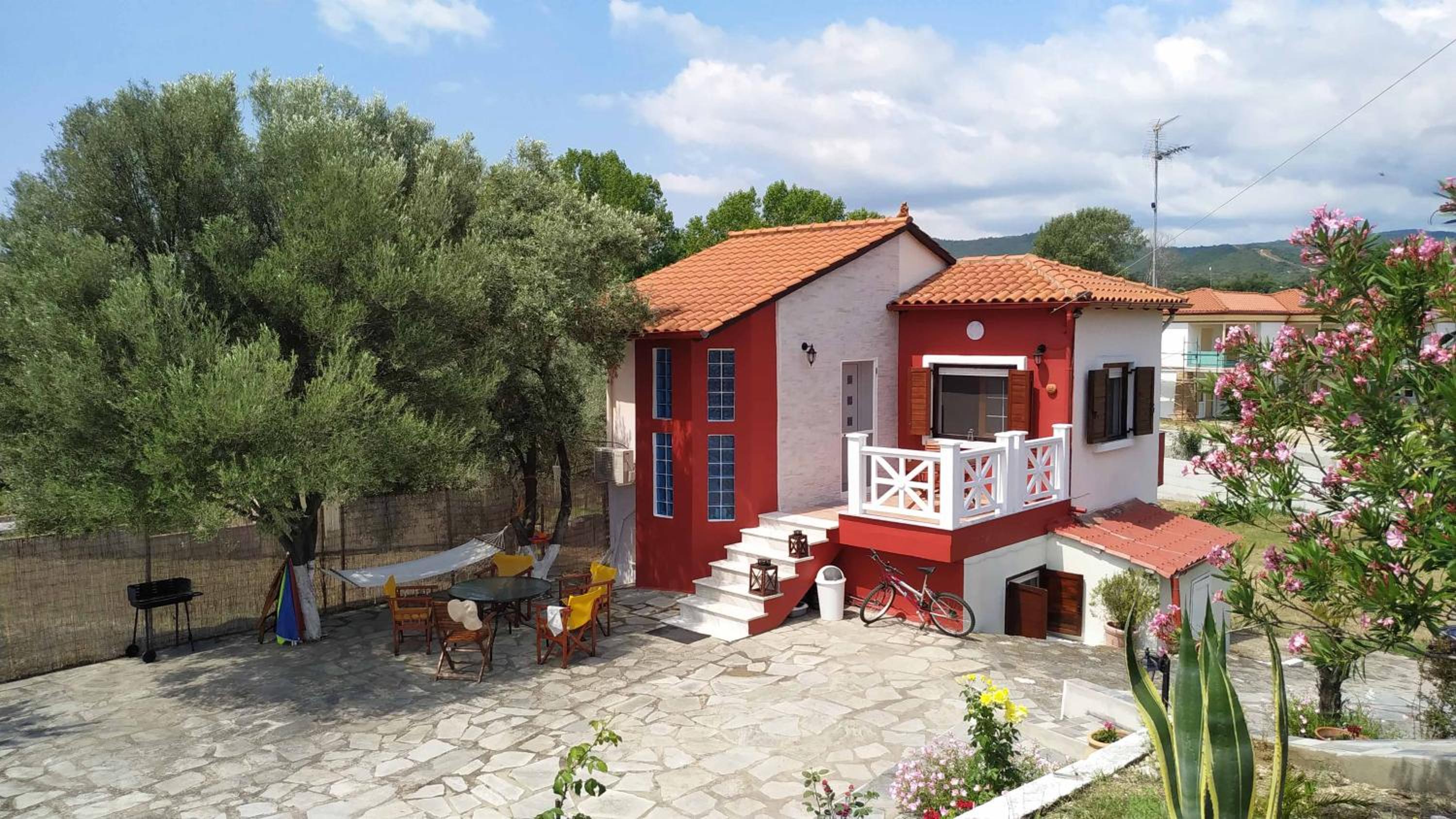 Vanna's Holiday House view 3