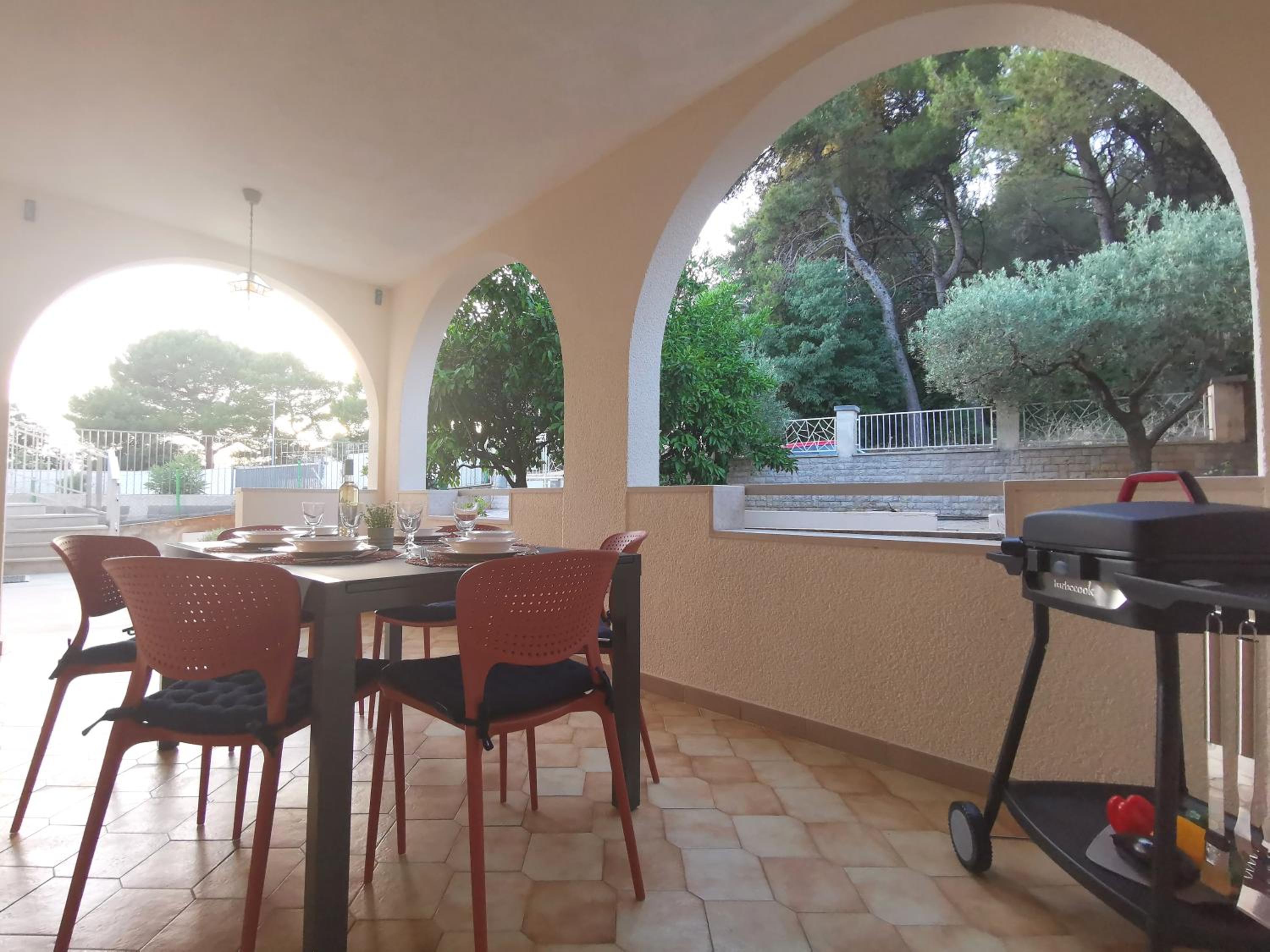 Apartment Pineta with terrace & park wood view