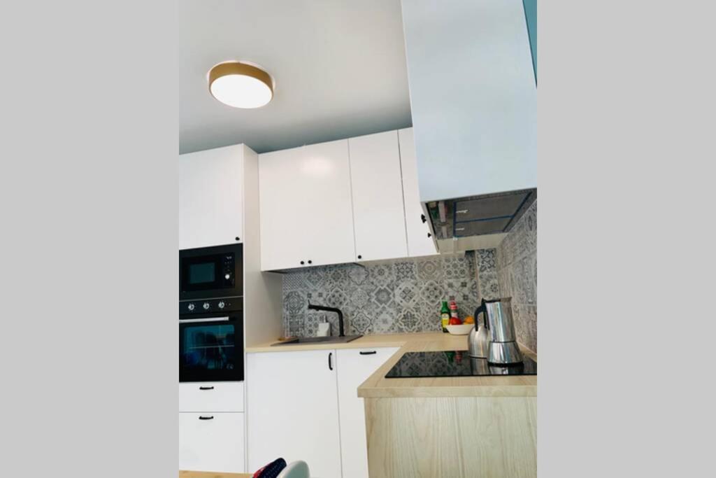 Uroczy apartament z basenem i kortem tenisowym view 3