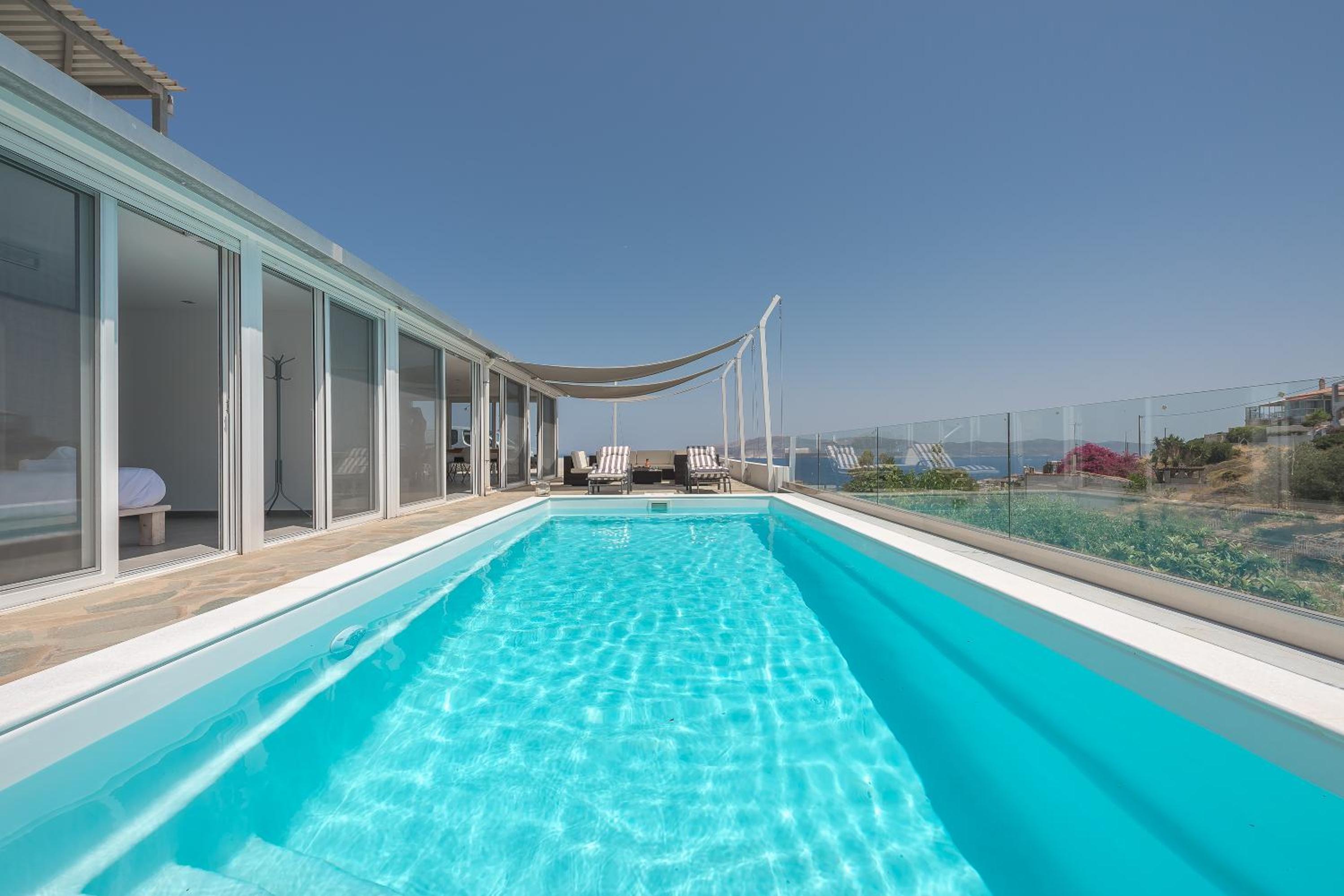 Villa Luna Private Heated Hydro Pool BBQ Beach 4min