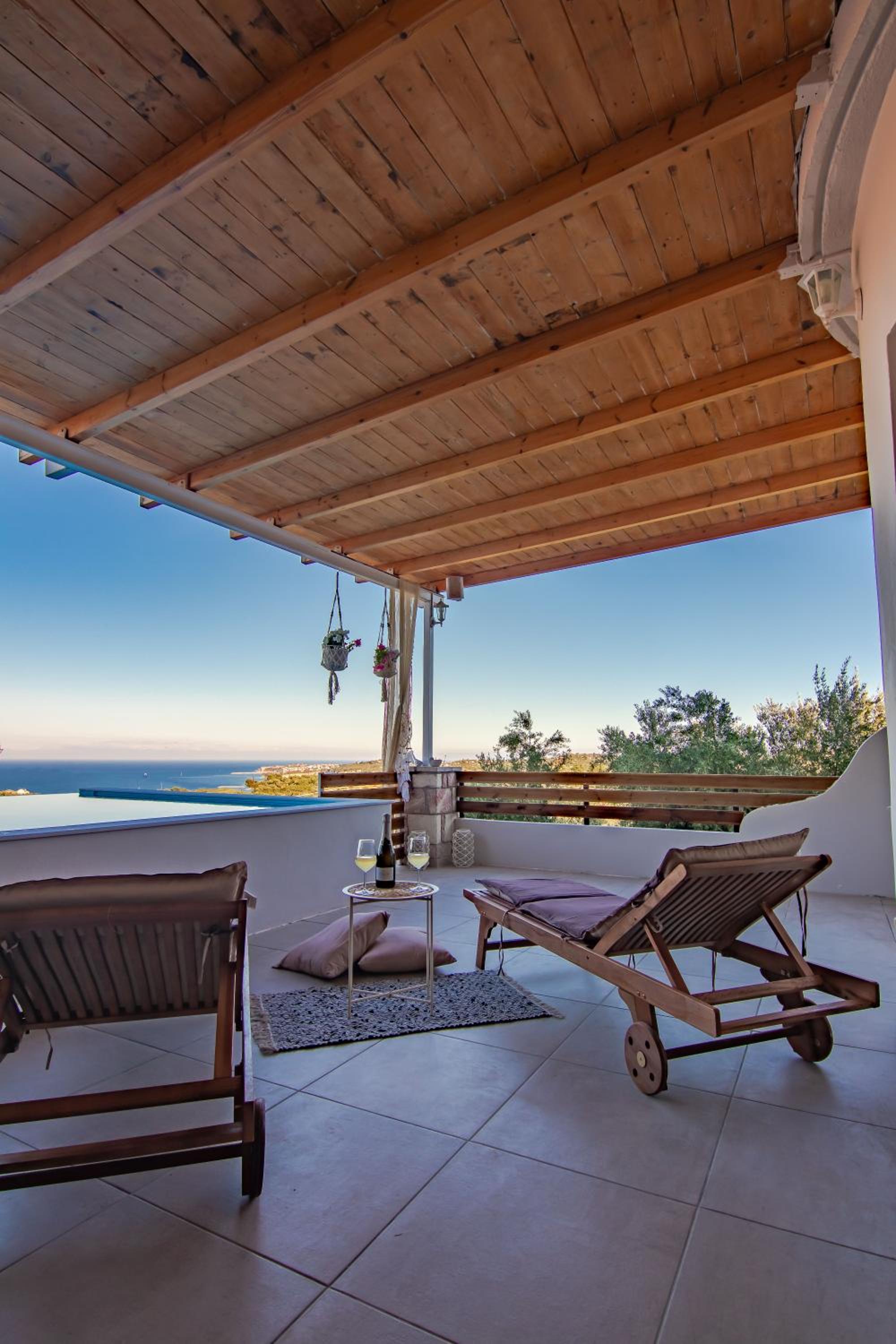 Georgianna's suite with private pool , 'greysuite' view 3