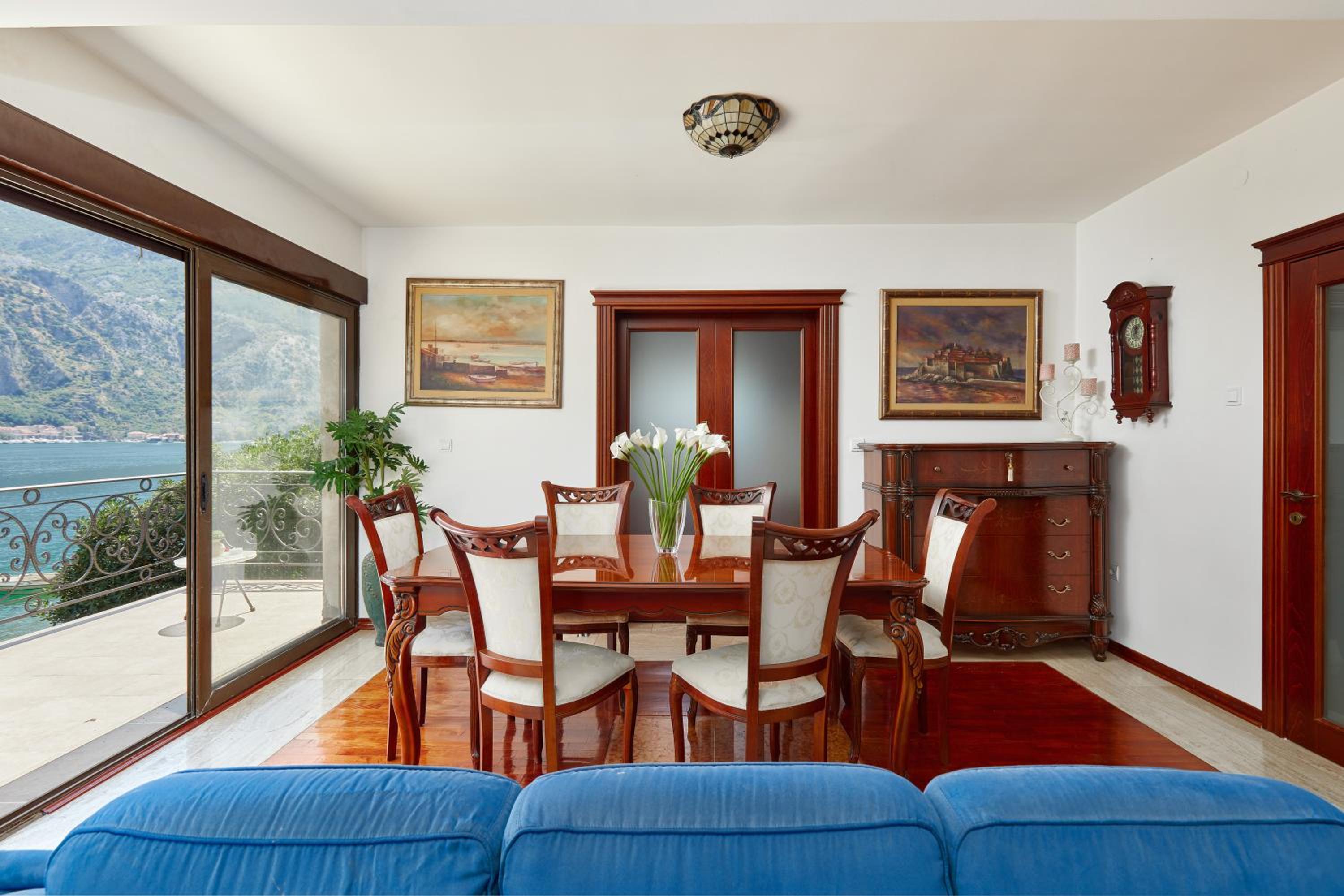 Apartment Aura with Sea View