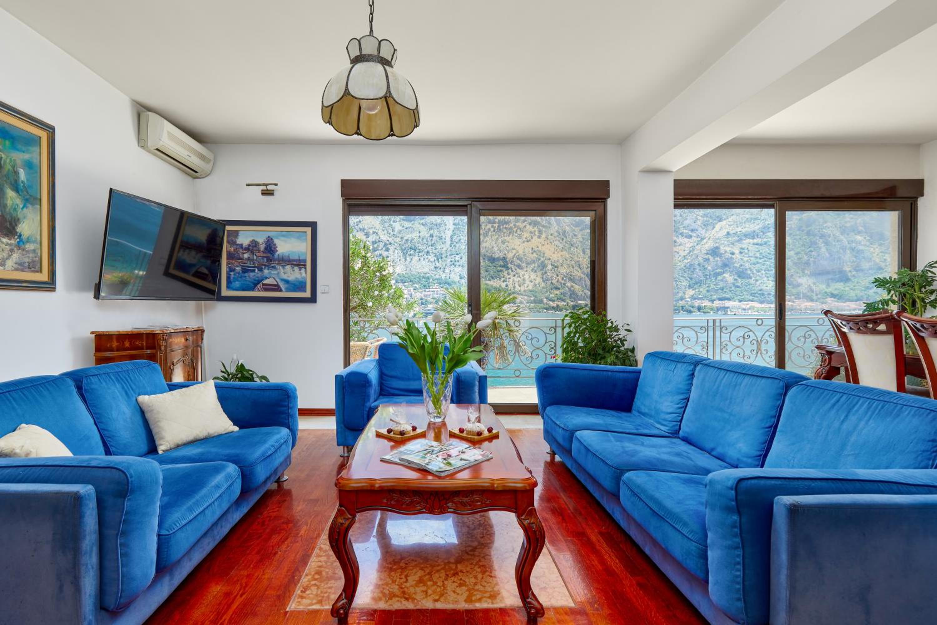 Apartment Aura with Sea View