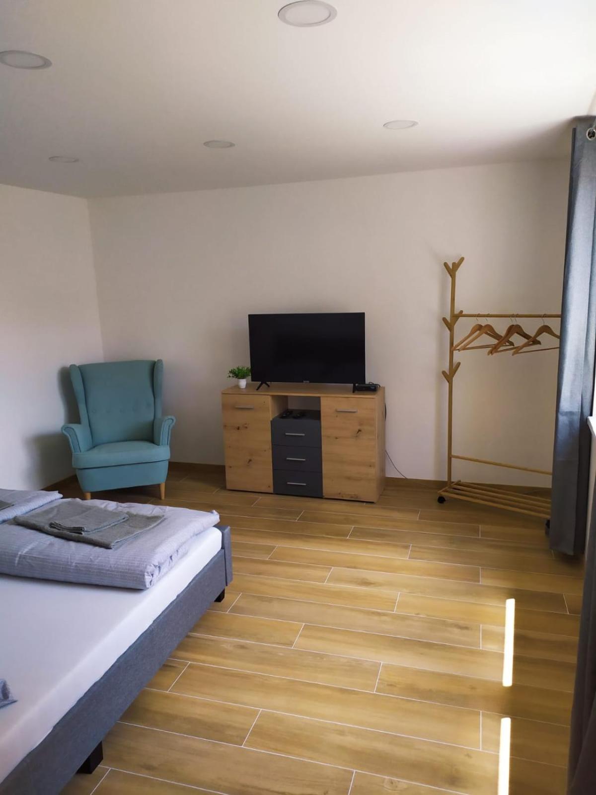 Garden & Pool apartment