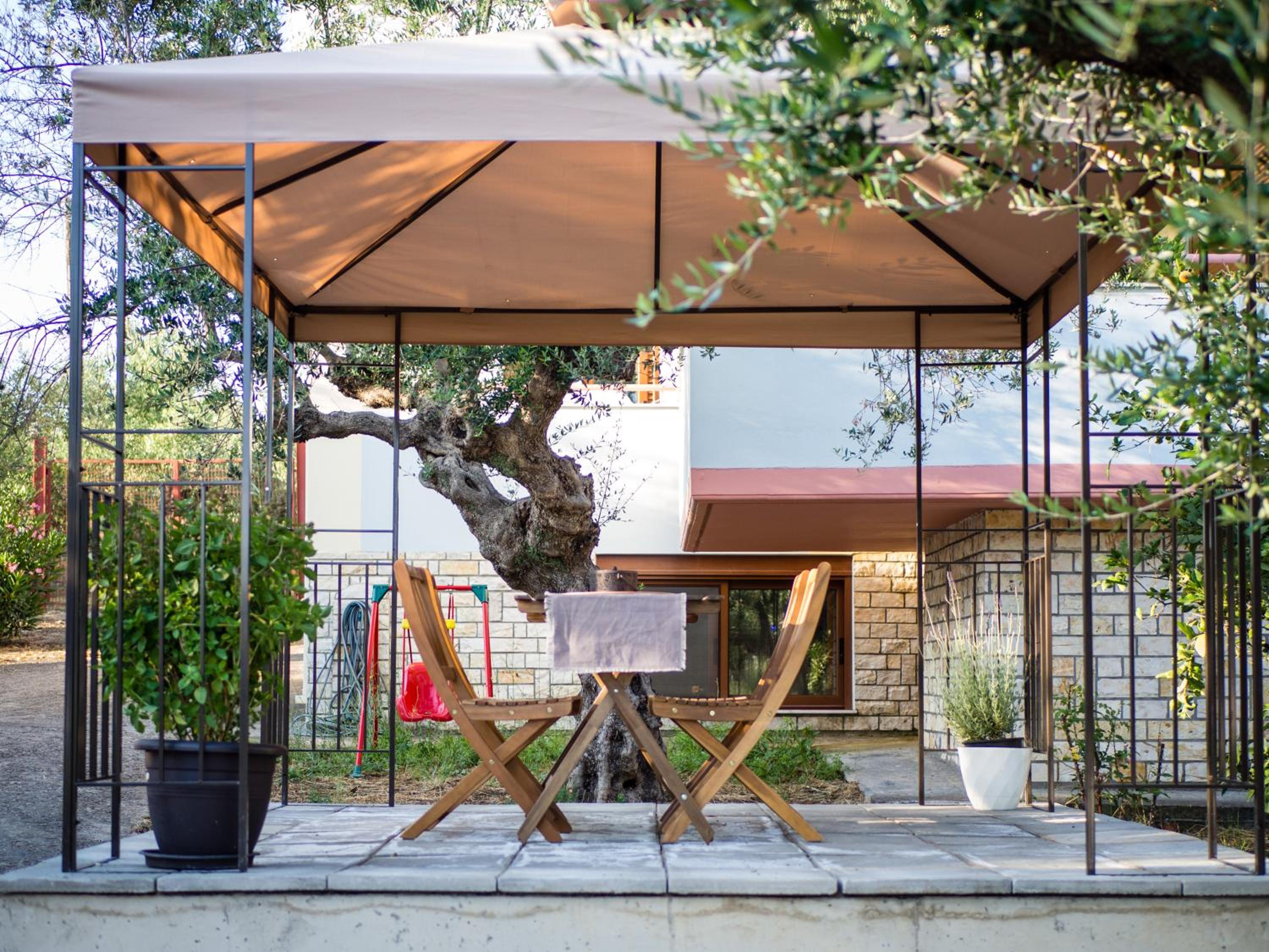 Costa's Garden House