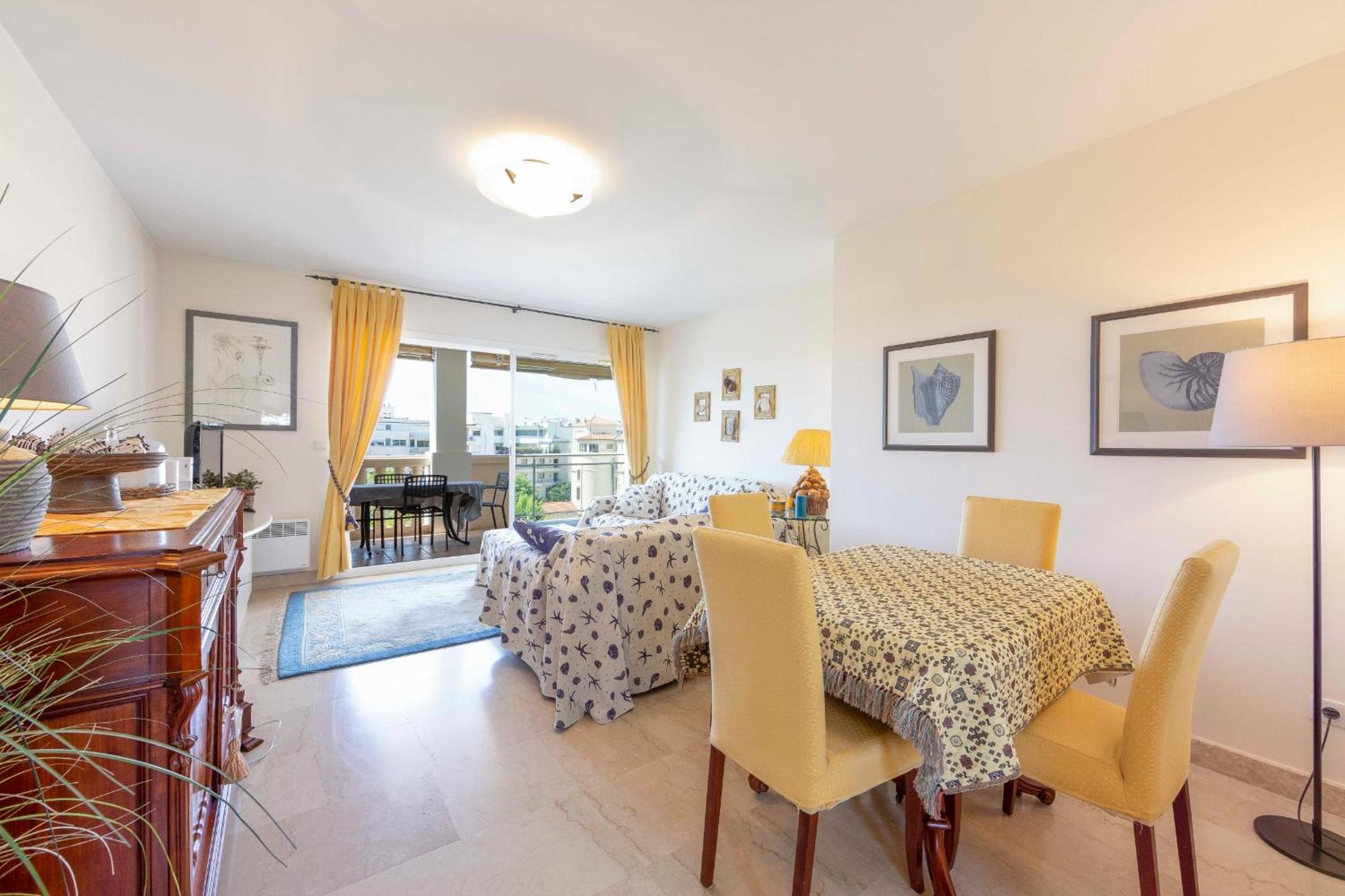 Apartment 2 bedrooms 2 bathrooms clear view in Palm beach area photo 4