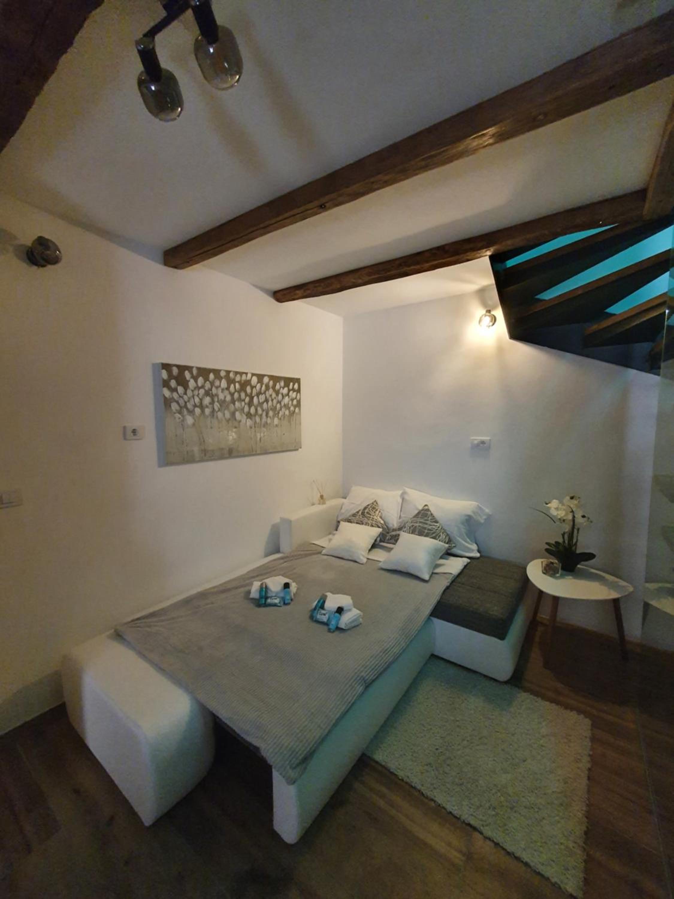 NEW VILLA IN OLD CENTER - Pag view 3