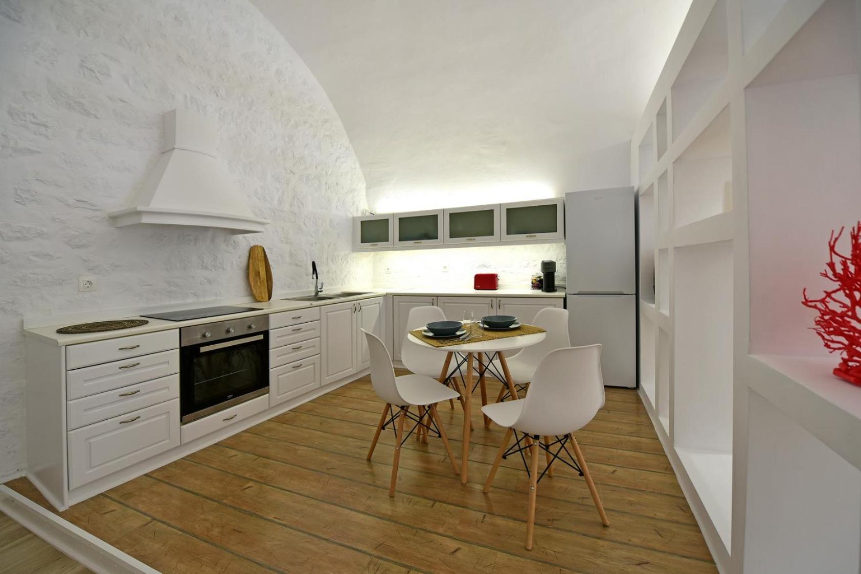 Hydra Hospitality Port Apartment