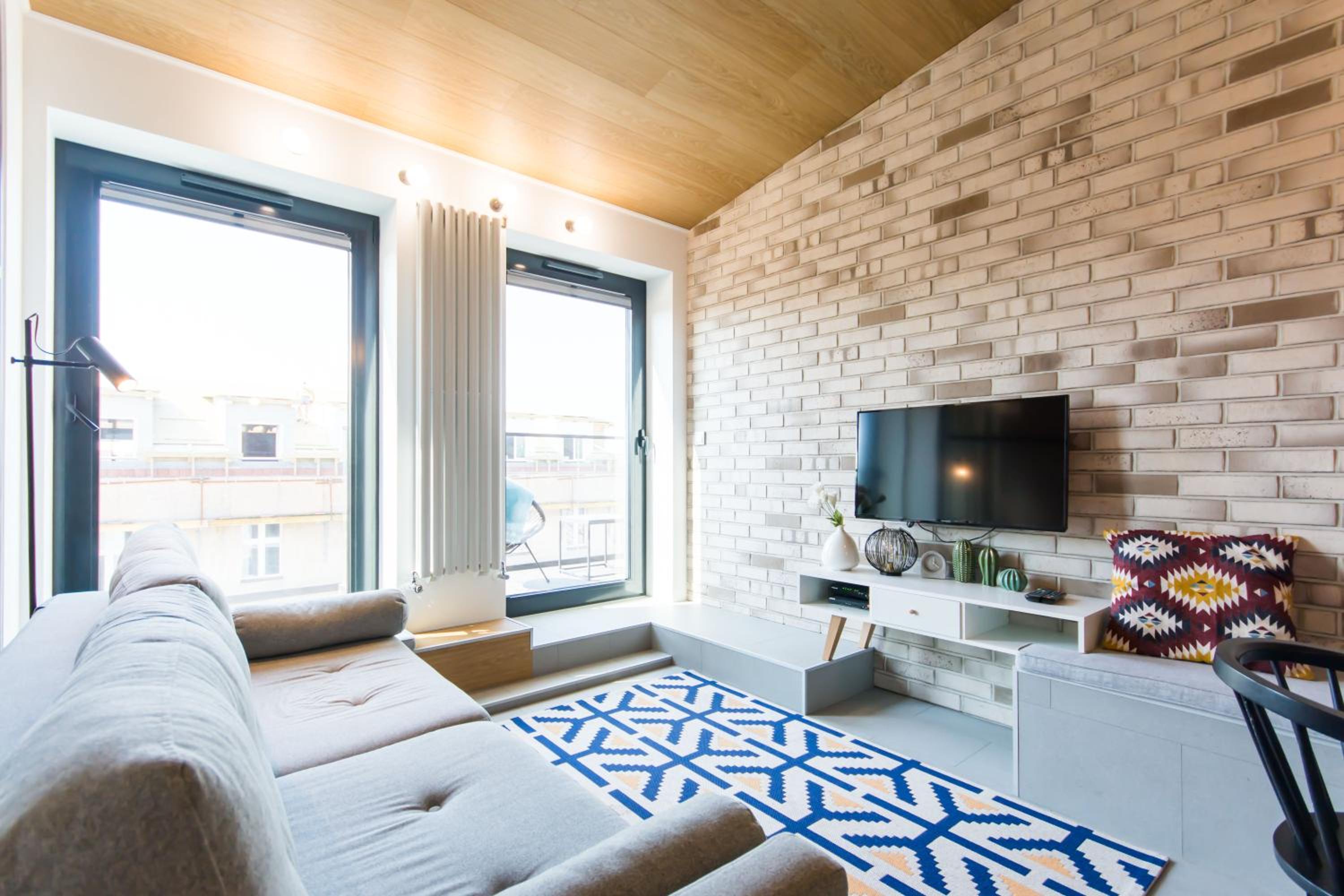 Central balcony apartment - Window on Cracow view 4