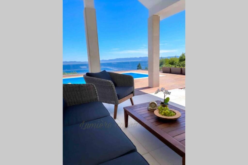 Seaview pool apartment-Lumière, Island Hvar-Gdinj view 3