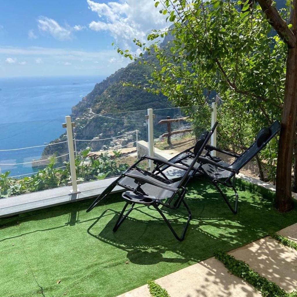 VILLA LA TAGLIATA spectacular jacuzzi tub amazing view and private parking garage view 4