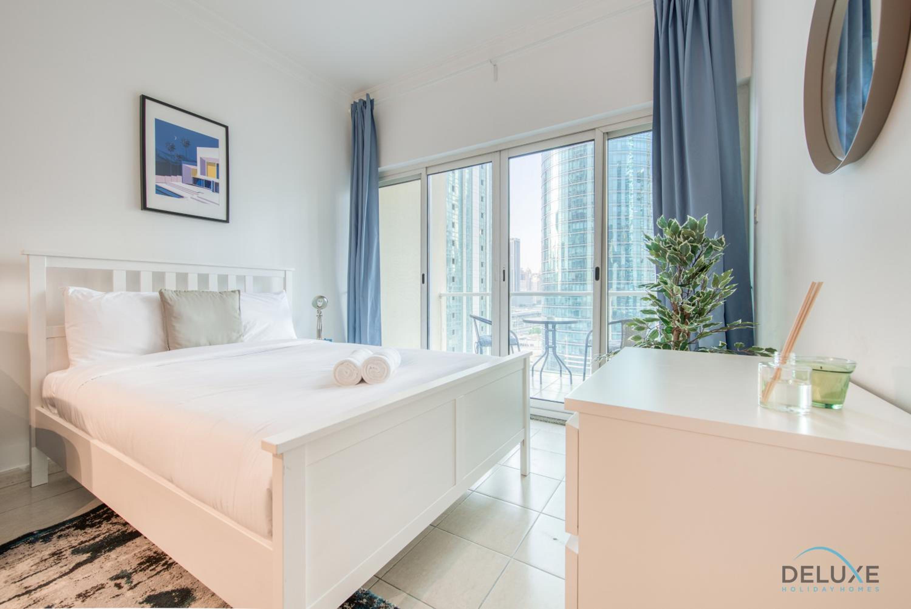 Calm Studio at Lake View Tower JLT by Deluxe Holiday Homes