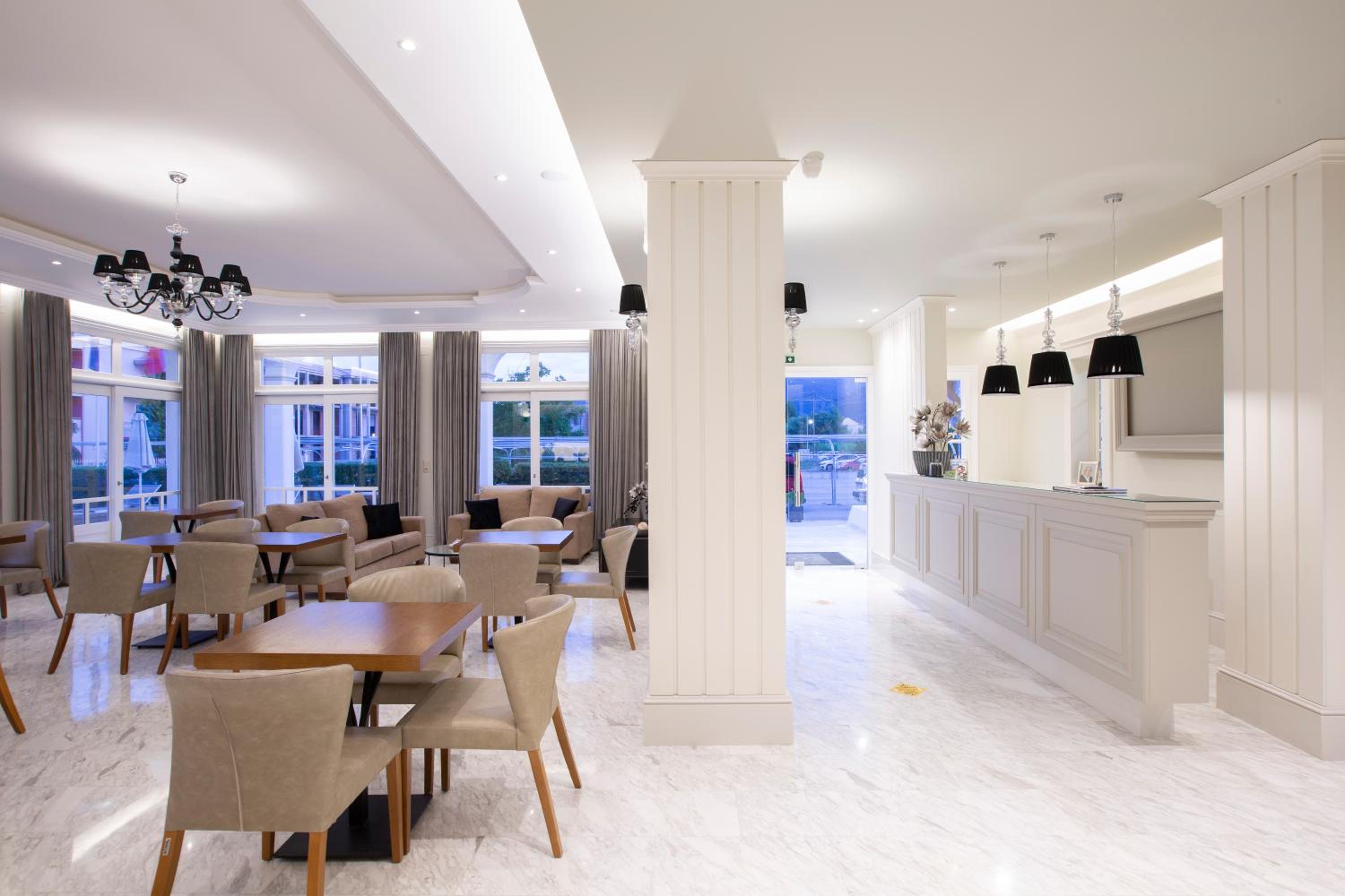 Lefko Hotel & Apartments