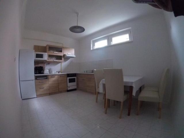 VÁRLAK VENDÉGHÁZ Apartman 1 view 2
