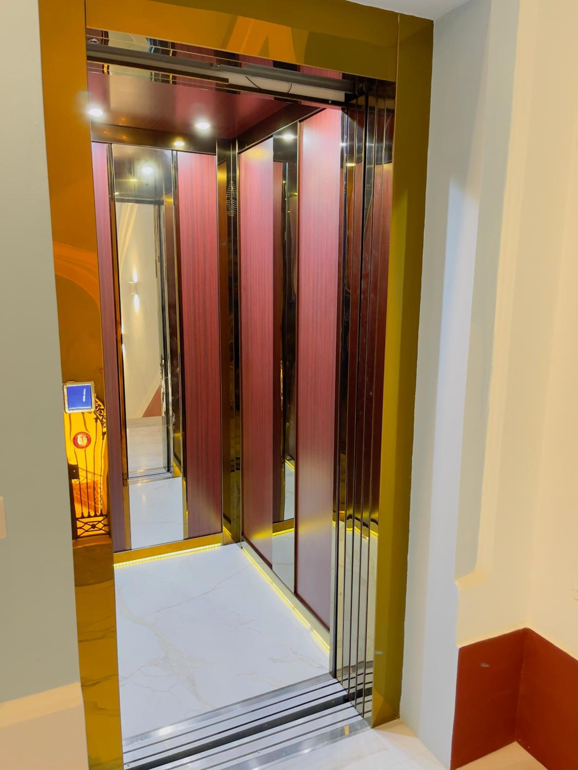 Photo 10