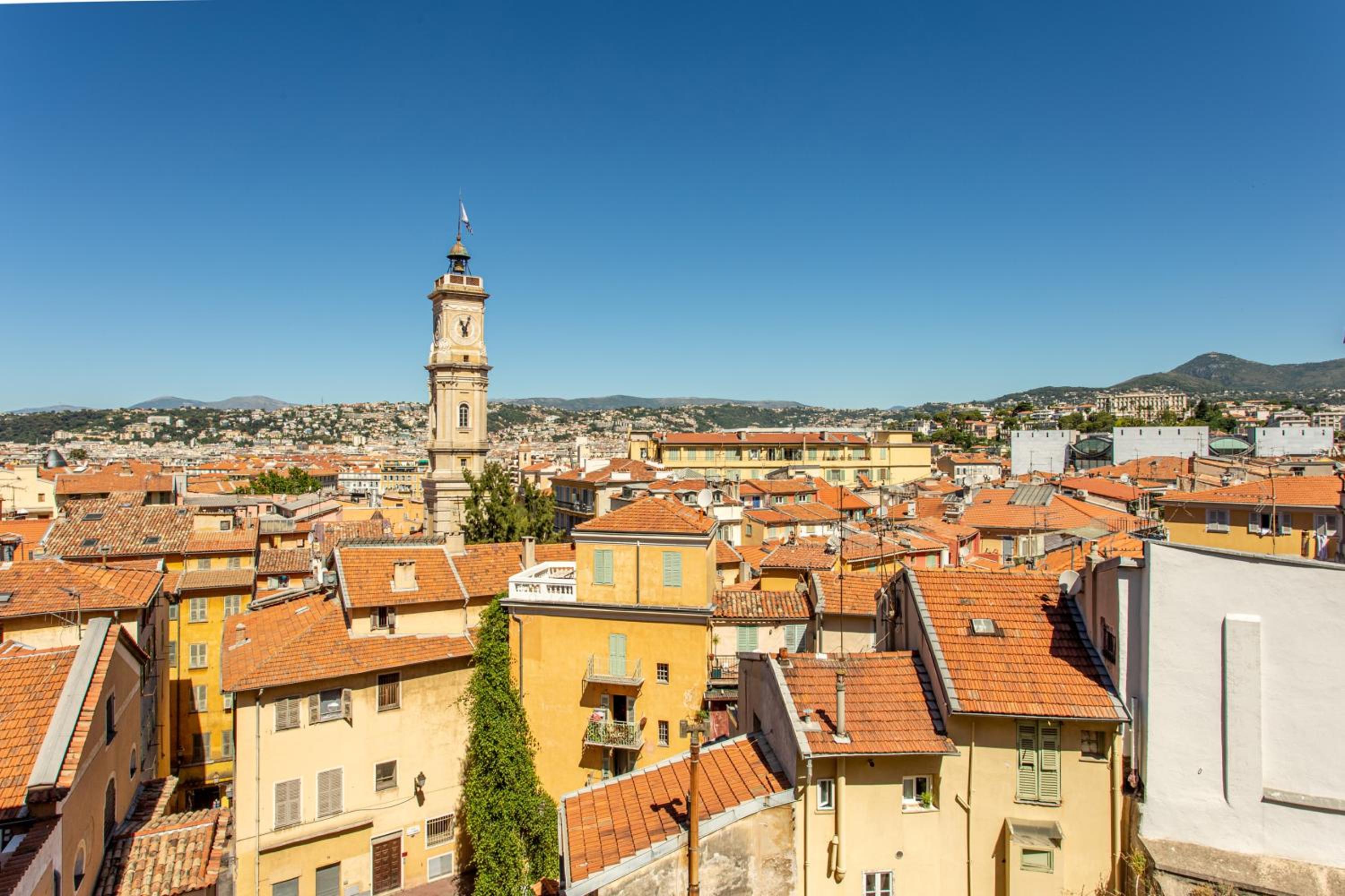 Providence - ELEGANT F3, VUE INCROYABLE, BALCON,ASCENSEUR, WIFI view 4