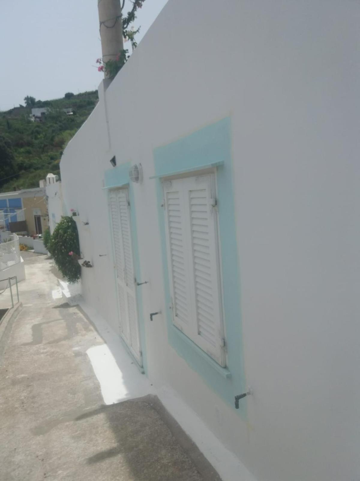 Bilocale zona porto con porzione di giardino distaccata ad uso privato photo 3
