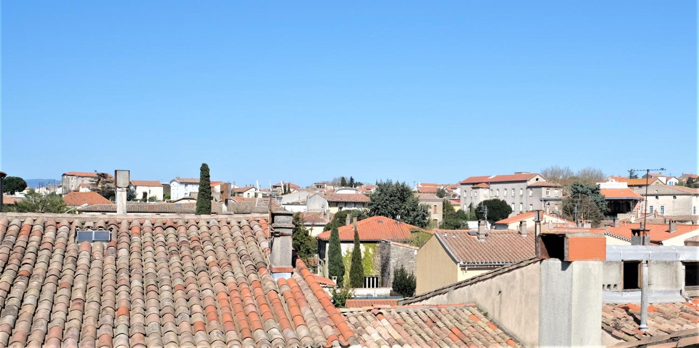 A l'ombre des remparts view 5