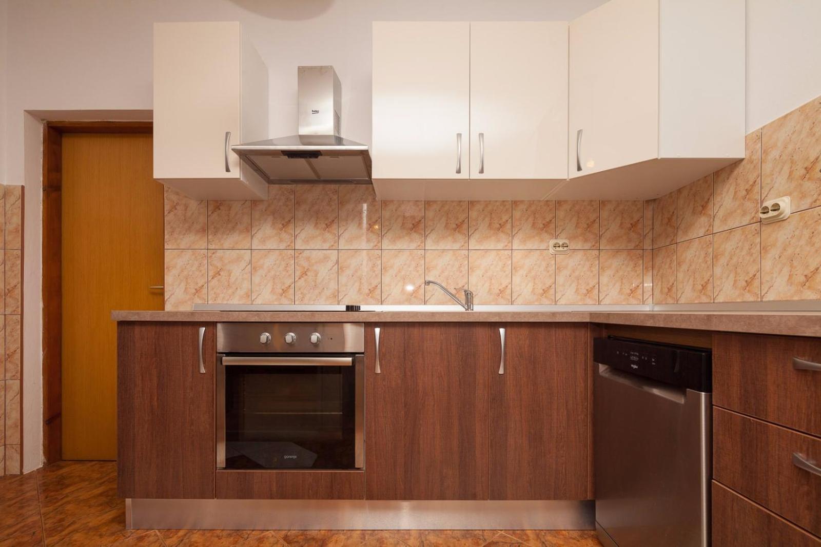 Spacious apartment with parking&garden view 2