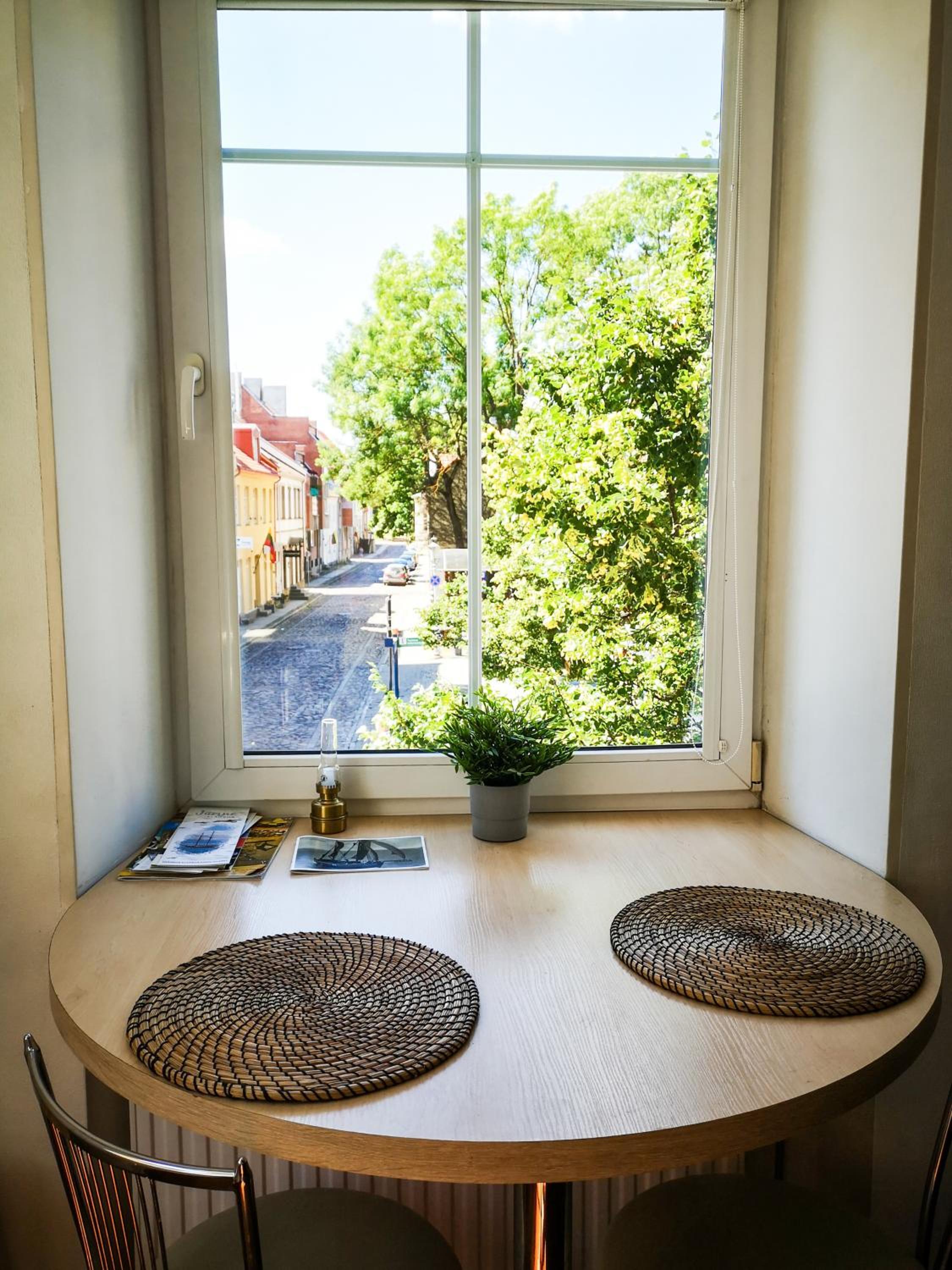 Kuhn's Old Town Apartment