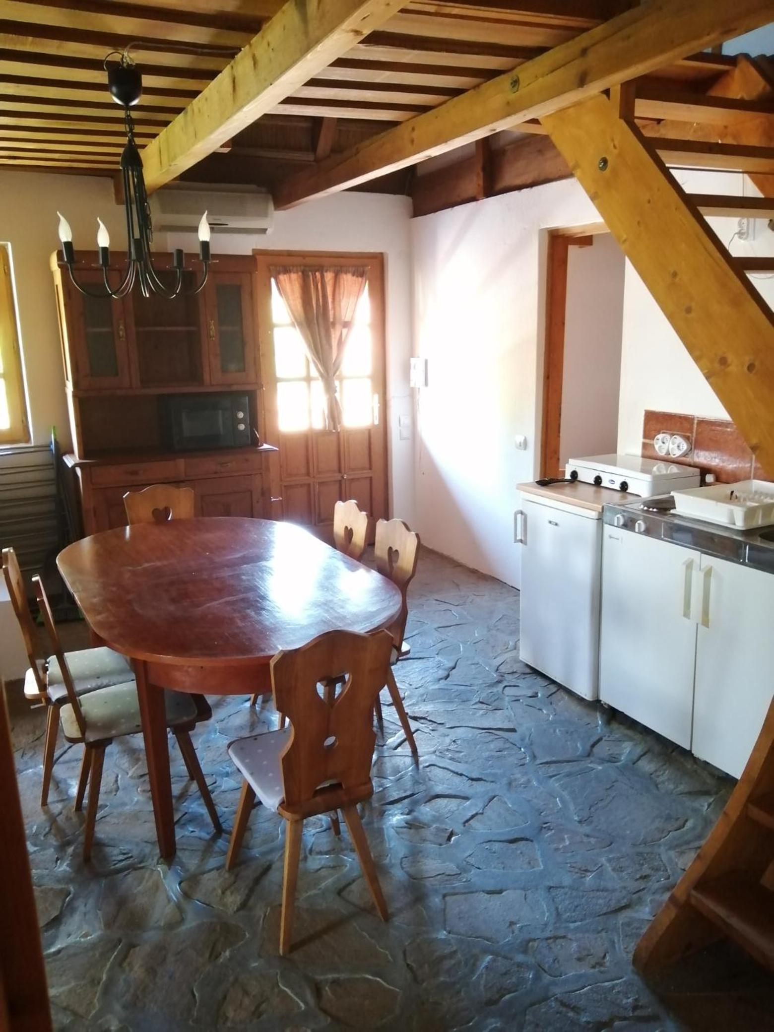 Lisztes Apartman (medencés, nádfedeles, Zamárdi)