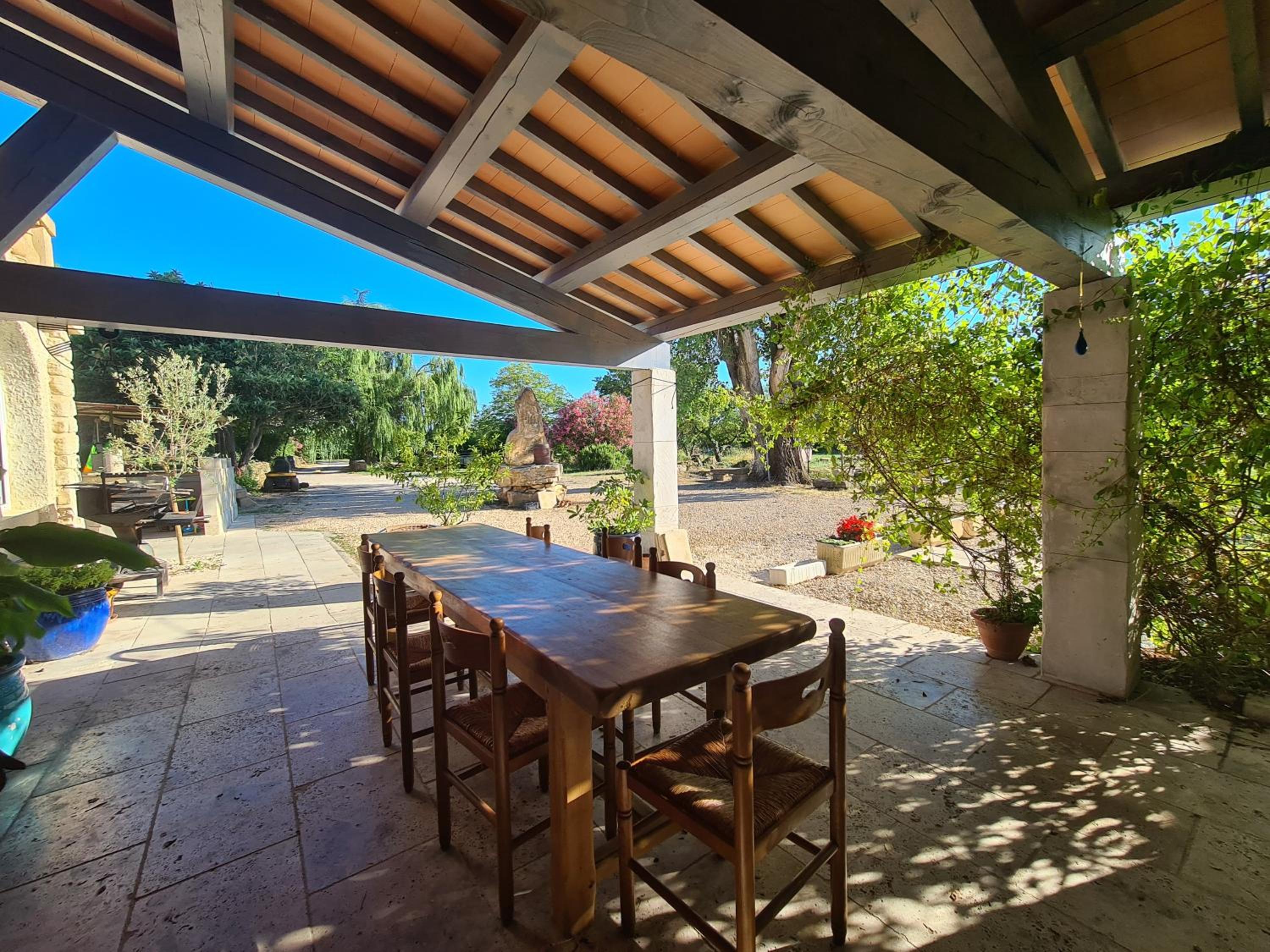 Les Buisses en Provence view 5