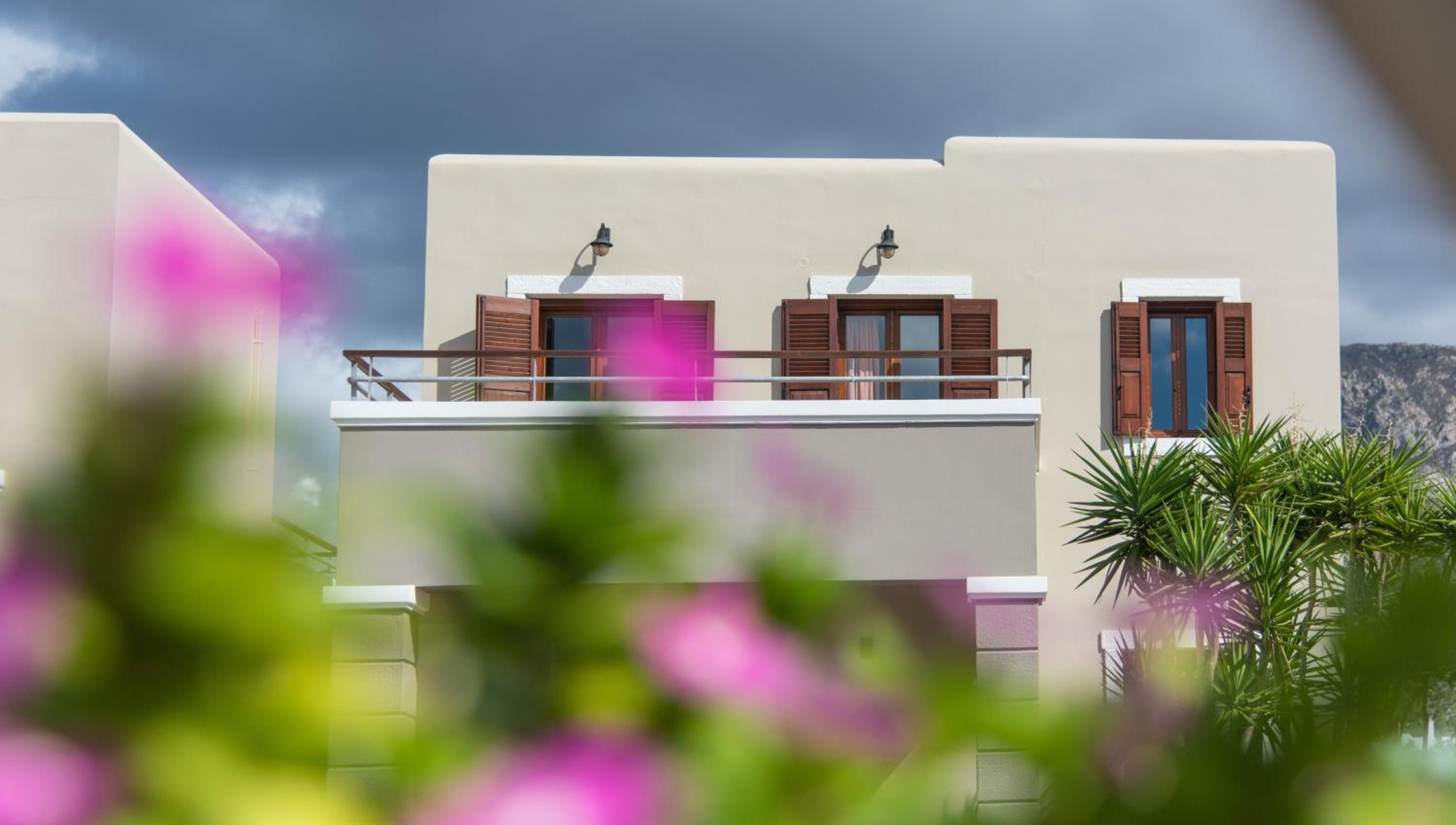 Nireides villas 'TOP DESTINATION' view 5