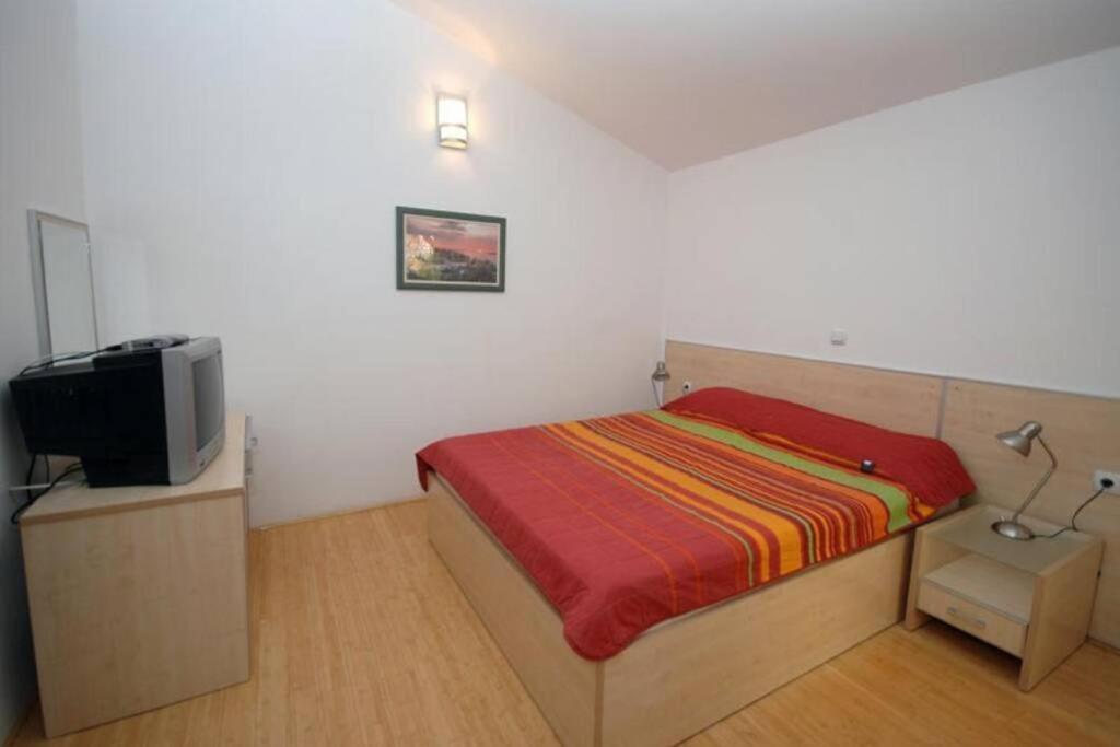 BMV TRIPLE ROOM WITH BALCONY
