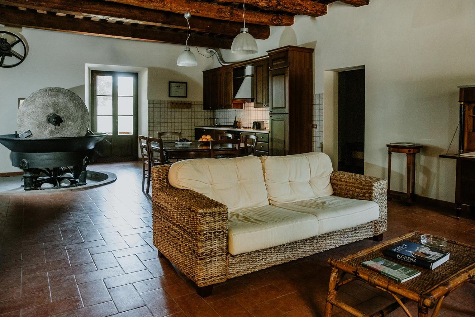 The olive house photo 4